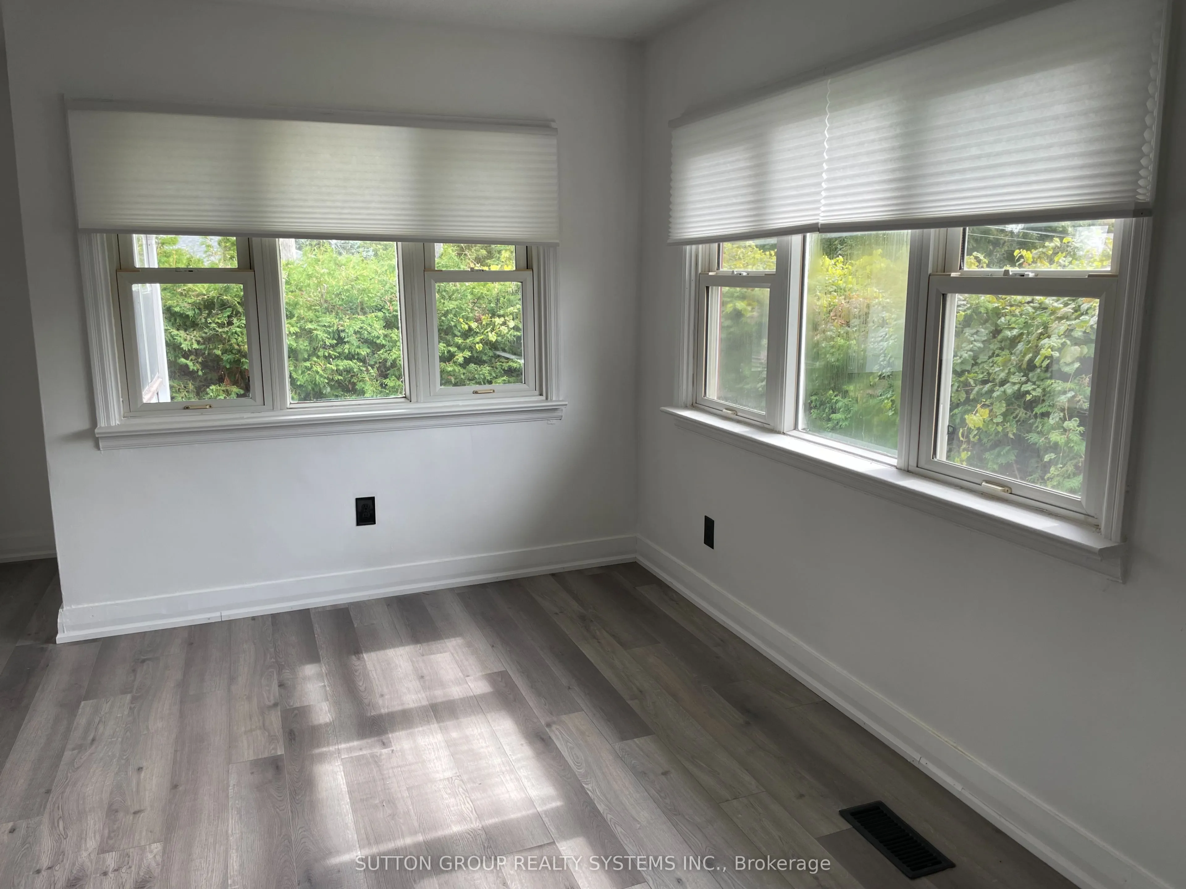 30 Perry Avenue