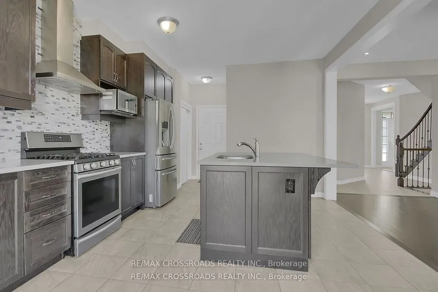 906 Whimbrel Way