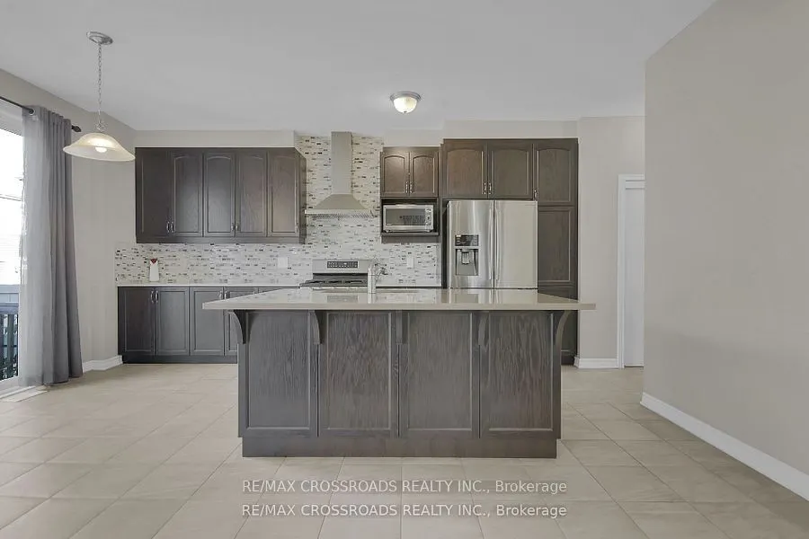 906 Whimbrel Way