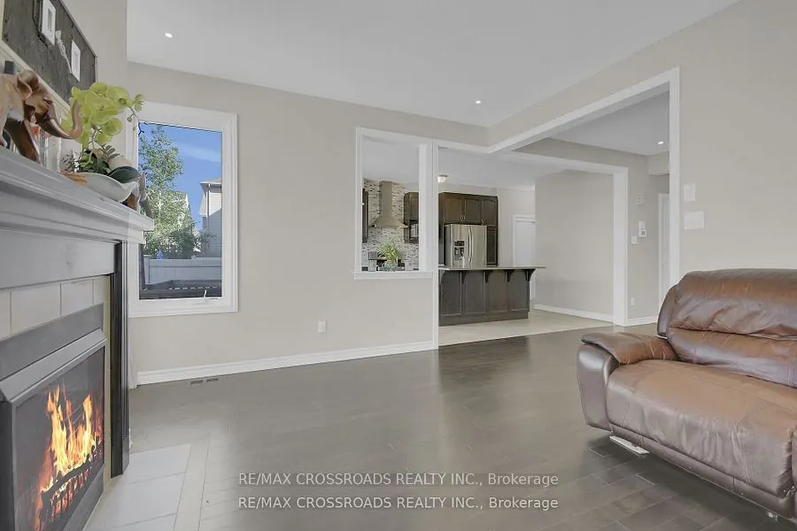906 Whimbrel Way