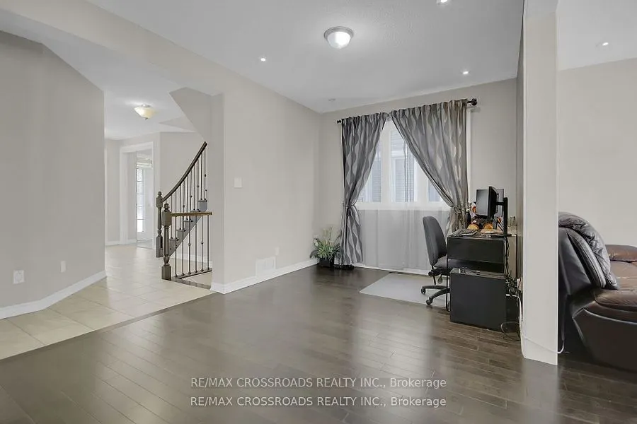 906 Whimbrel Way