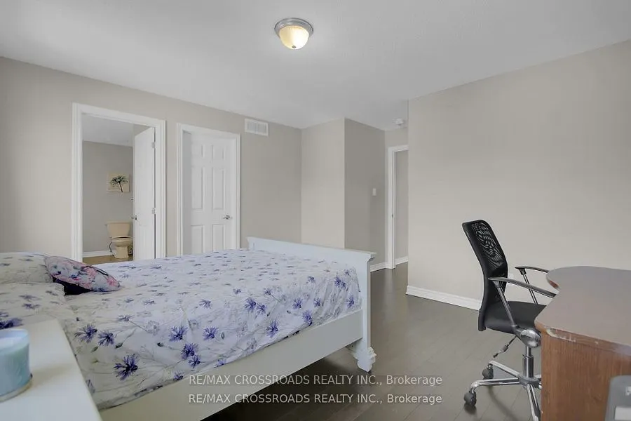 906 Whimbrel Way
