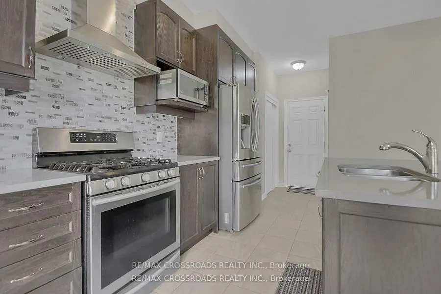 906 Whimbrel Way