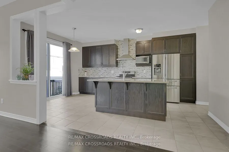 906 Whimbrel Way