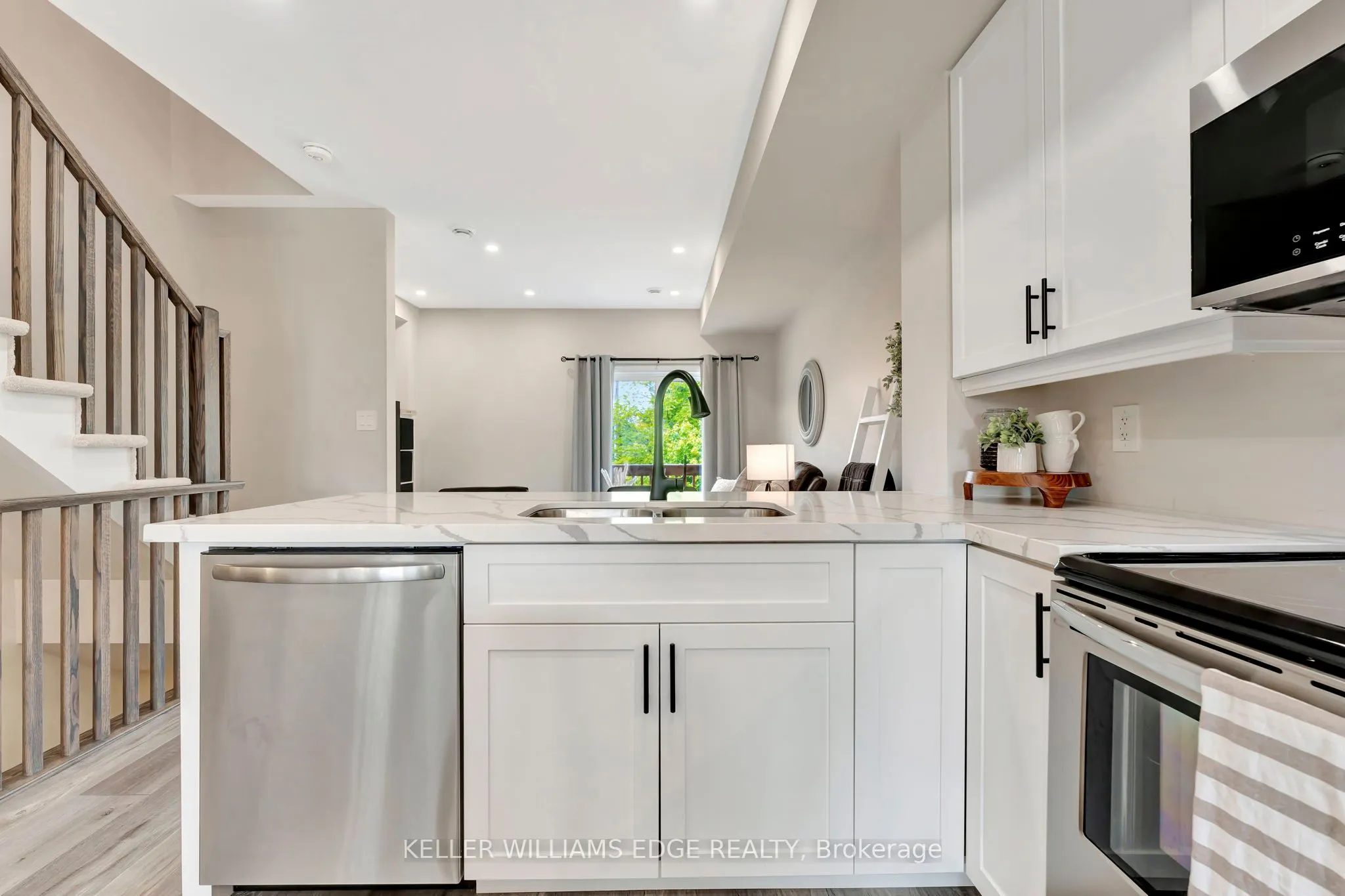 720 Grey Street #32