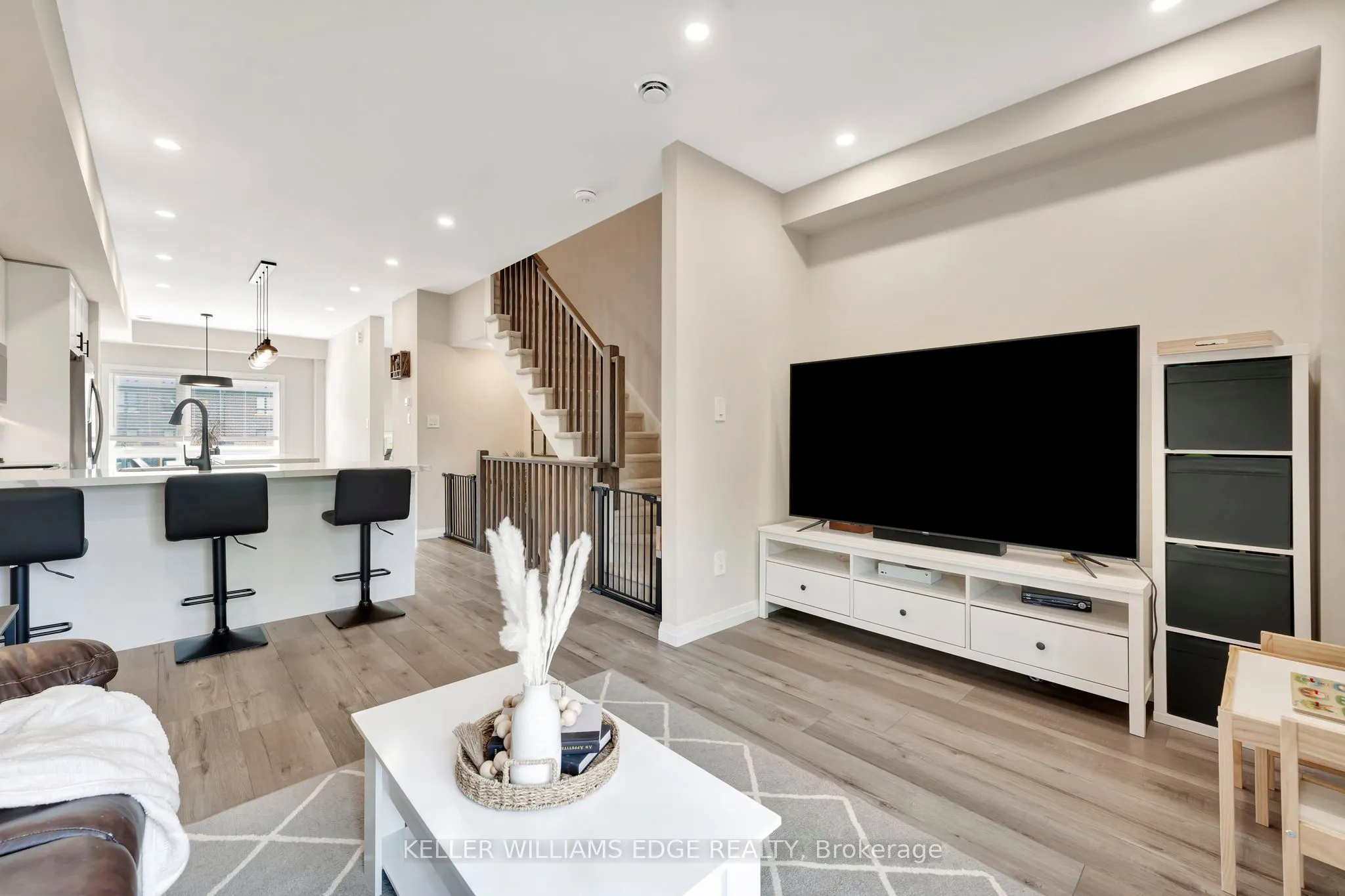 720 Grey Street #32