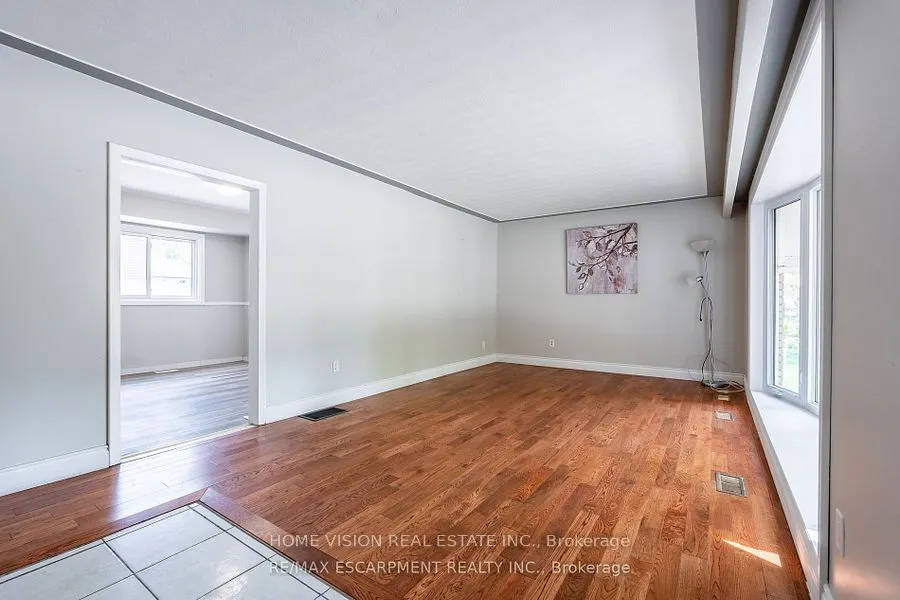 3 Tanager Avenue E