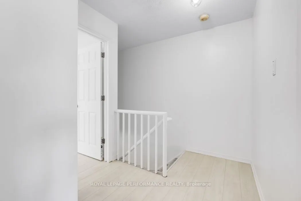 1416 CARAVEL Crescent