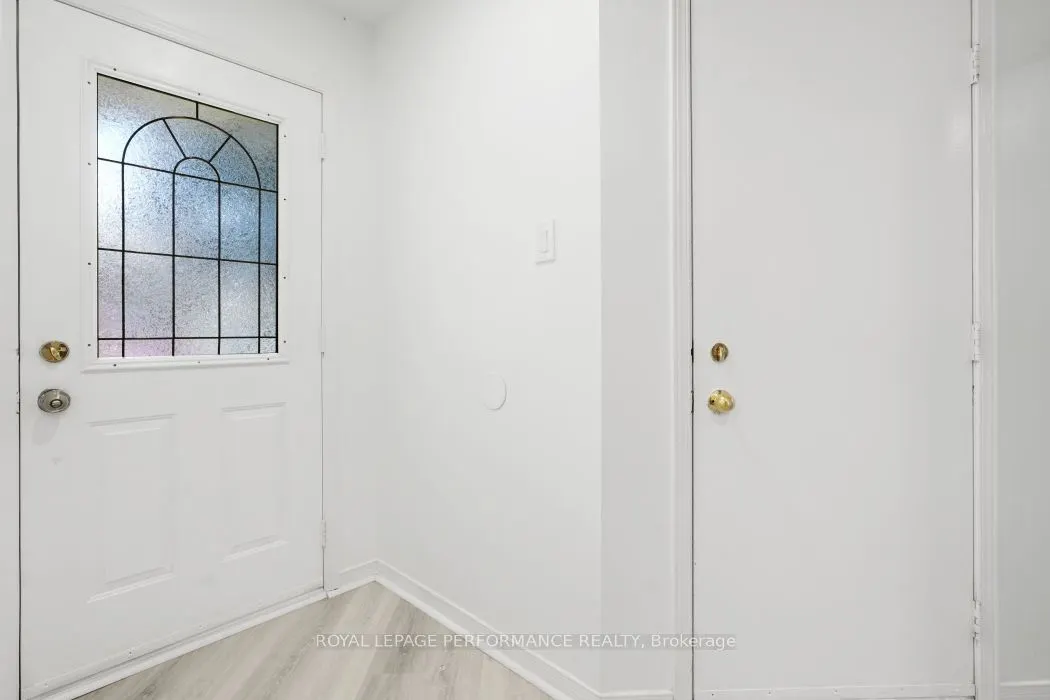 1416 CARAVEL Crescent