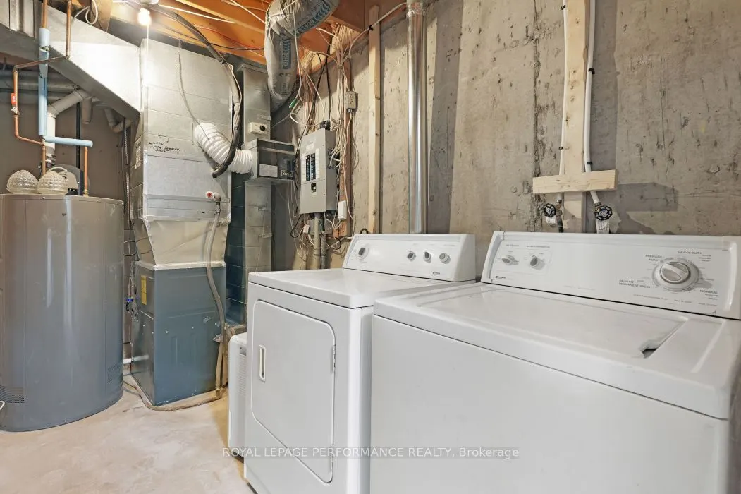 1416 CARAVEL Crescent