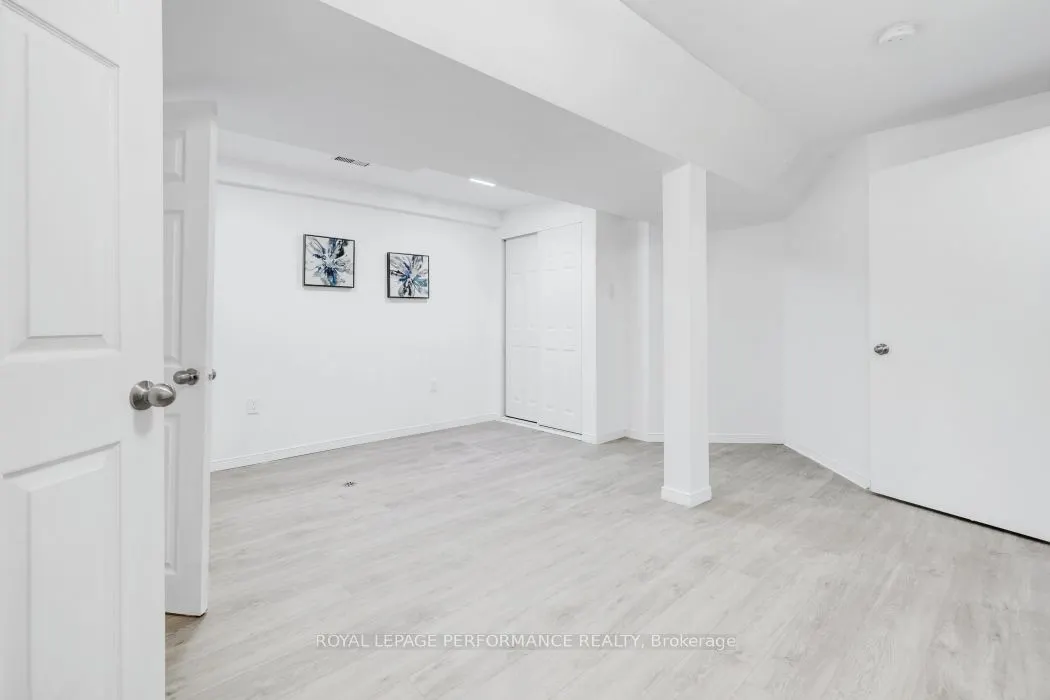 1416 CARAVEL Crescent
