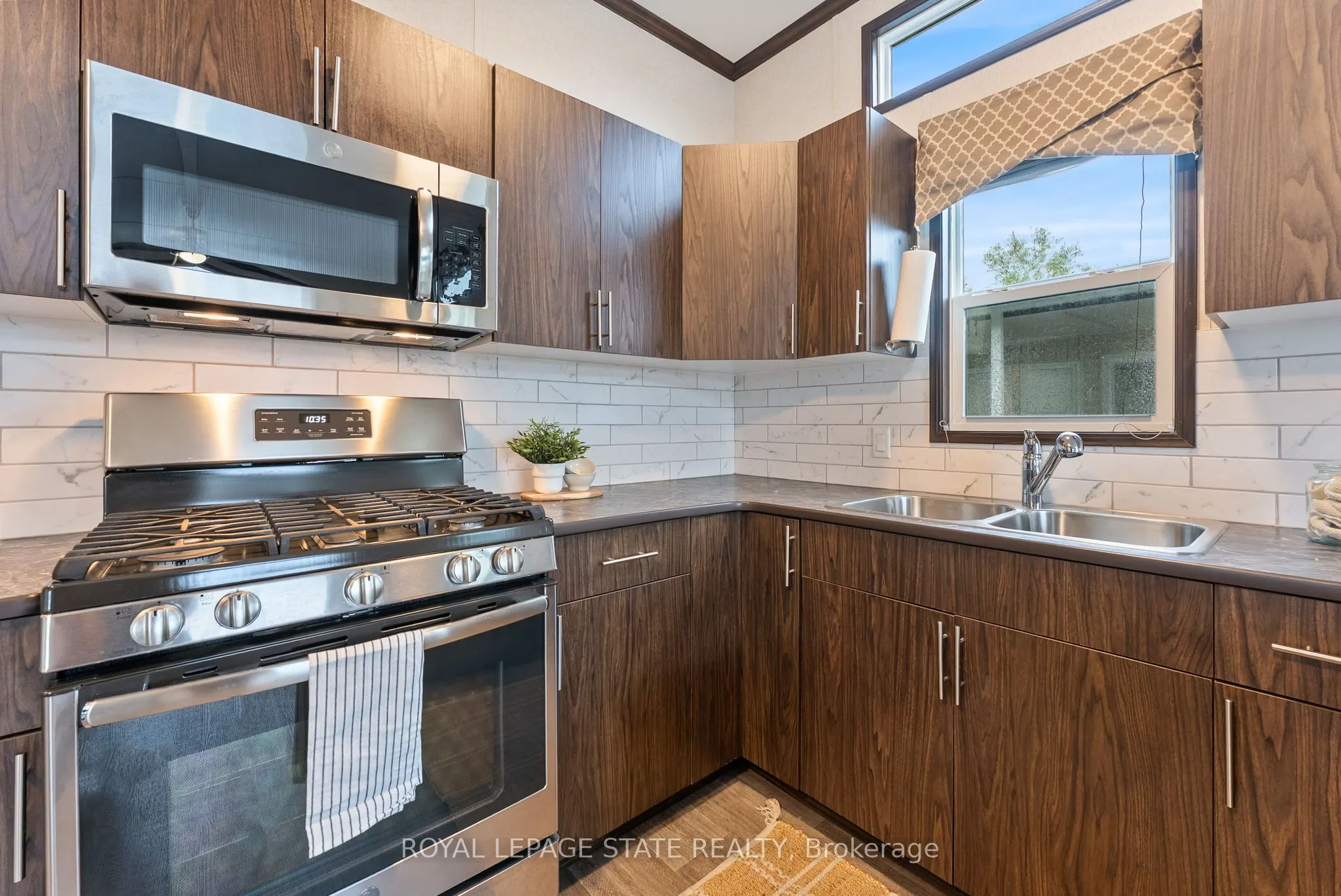 490 Empire Road, #213