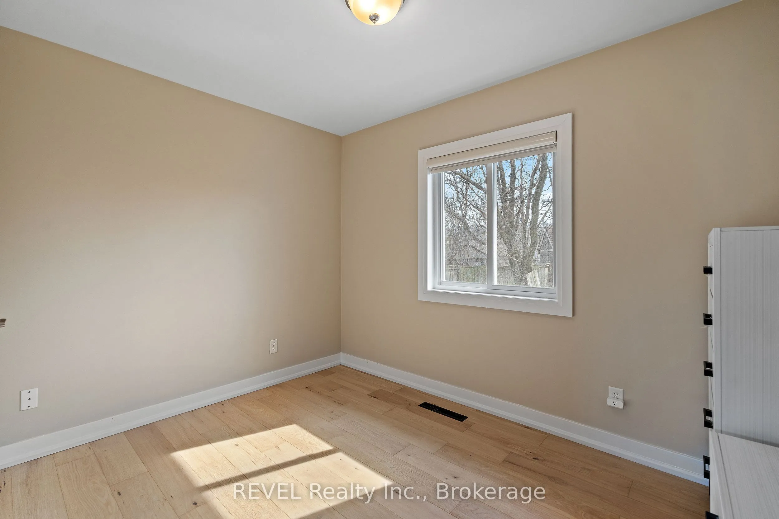 28 Dale Avenue