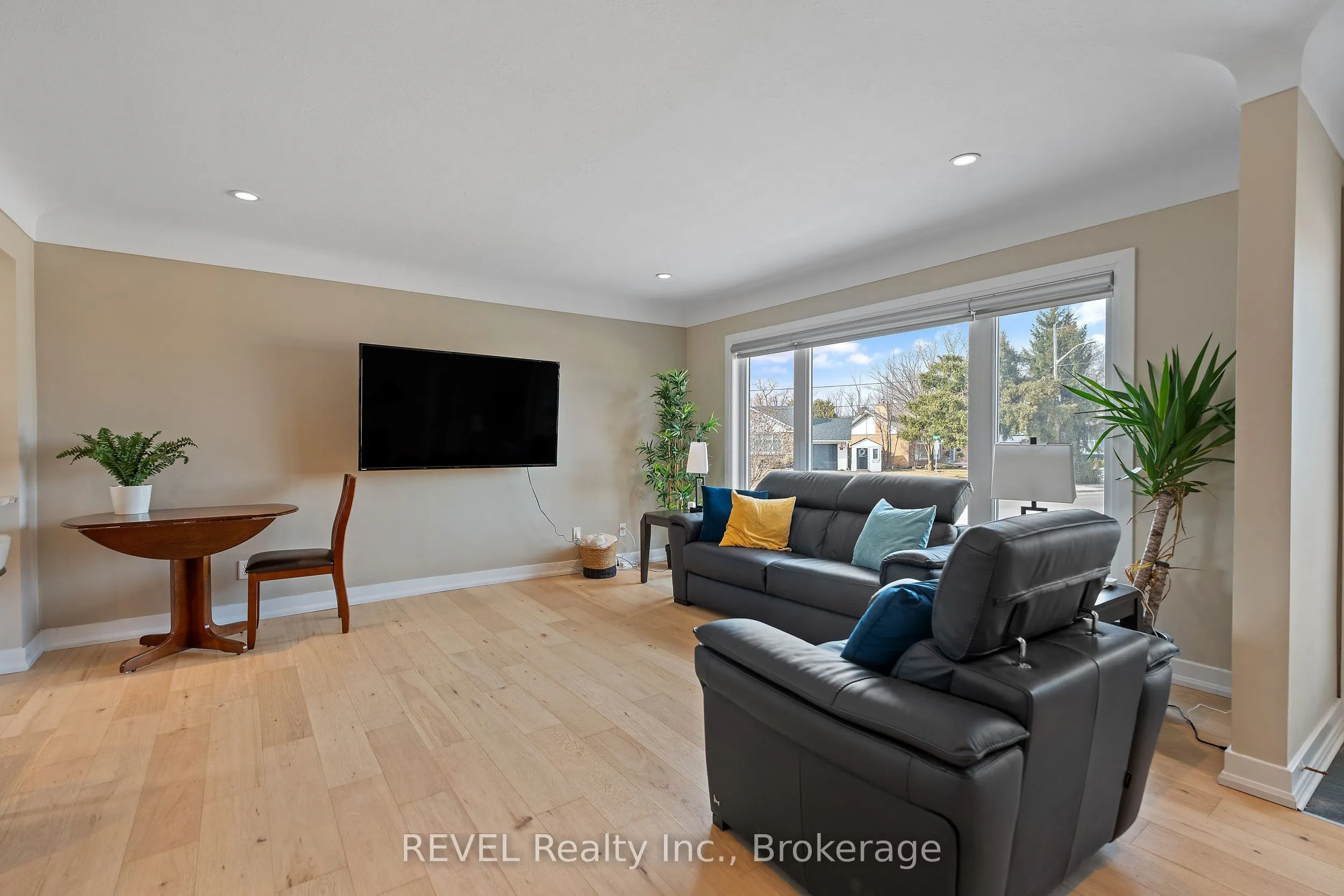 28 Dale Avenue