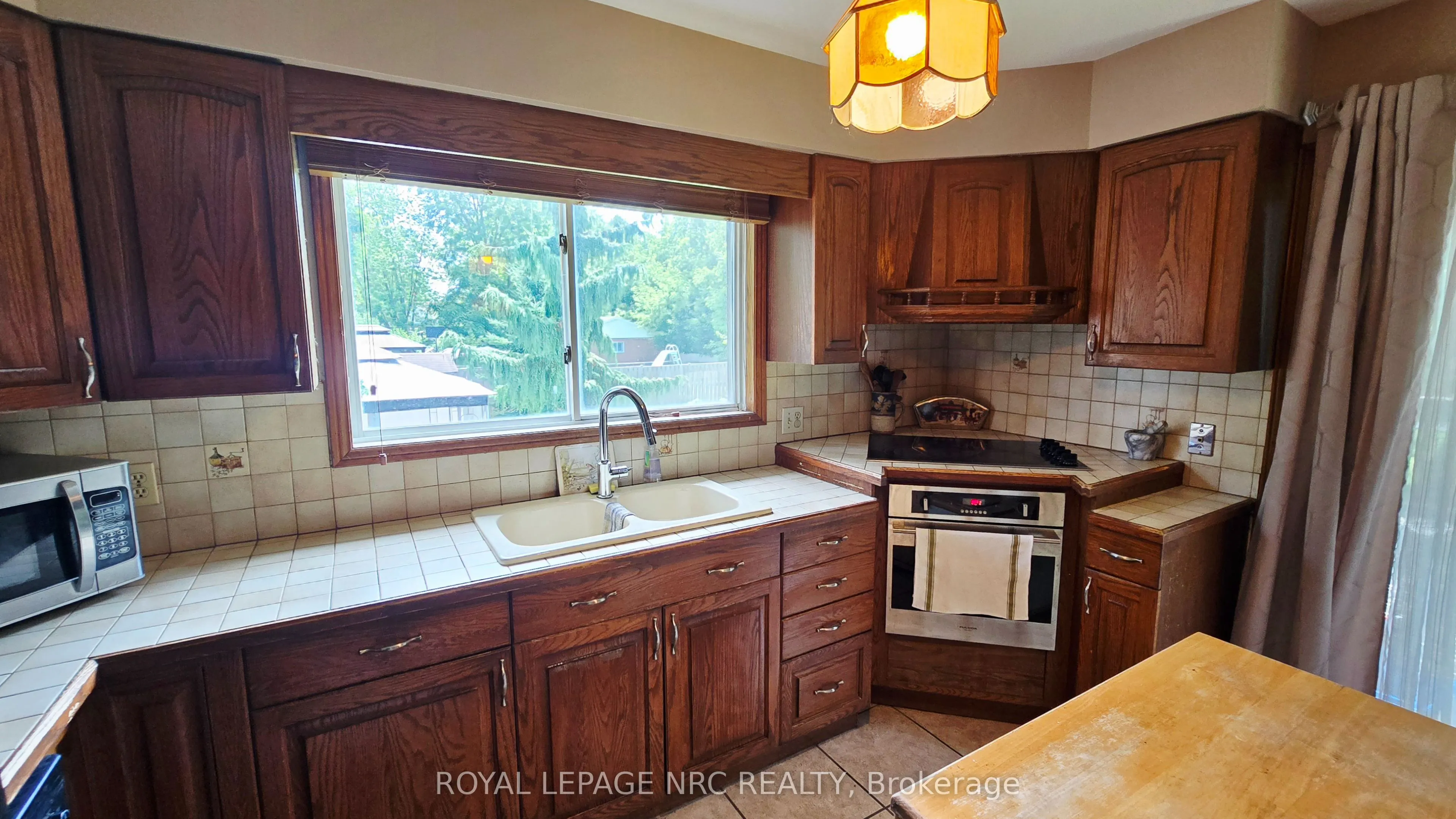 145 Leaside Drive