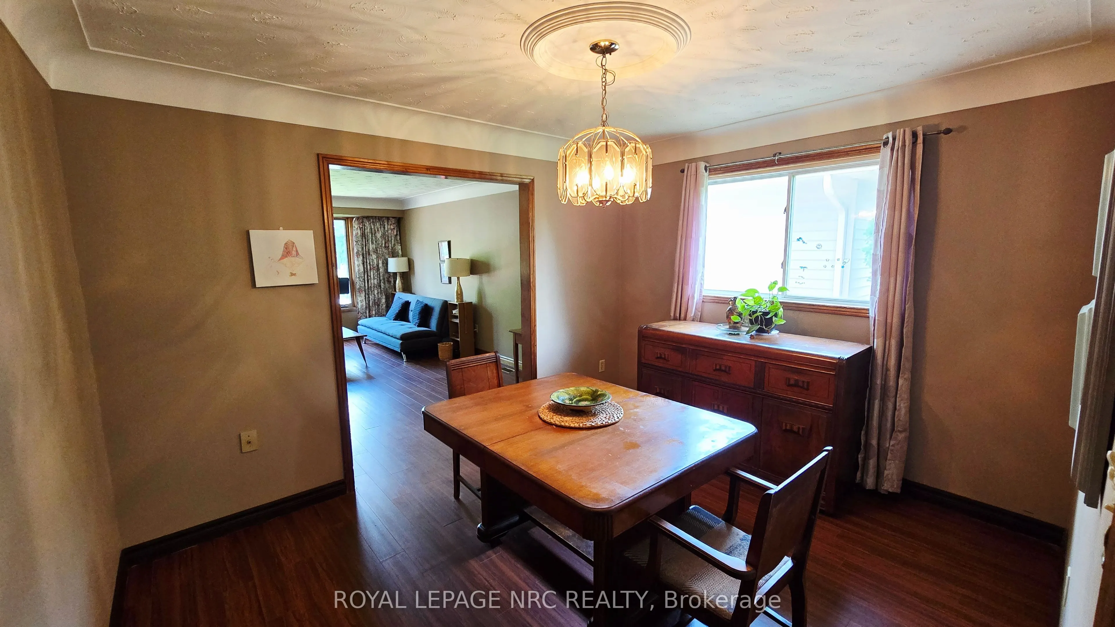 145 Leaside Drive