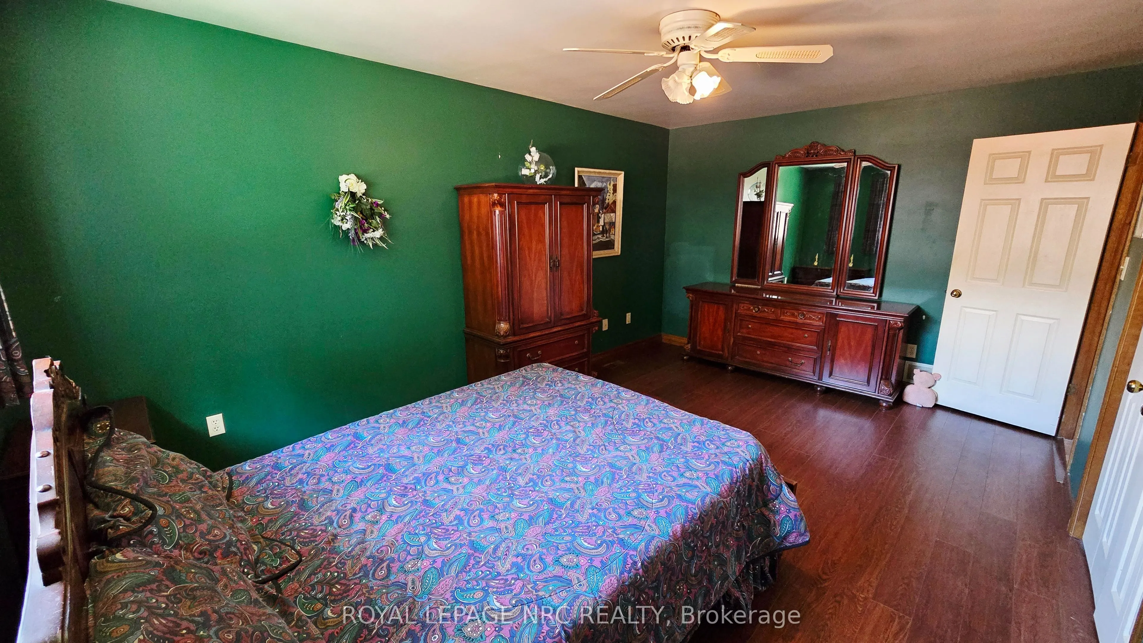 145 Leaside Drive
