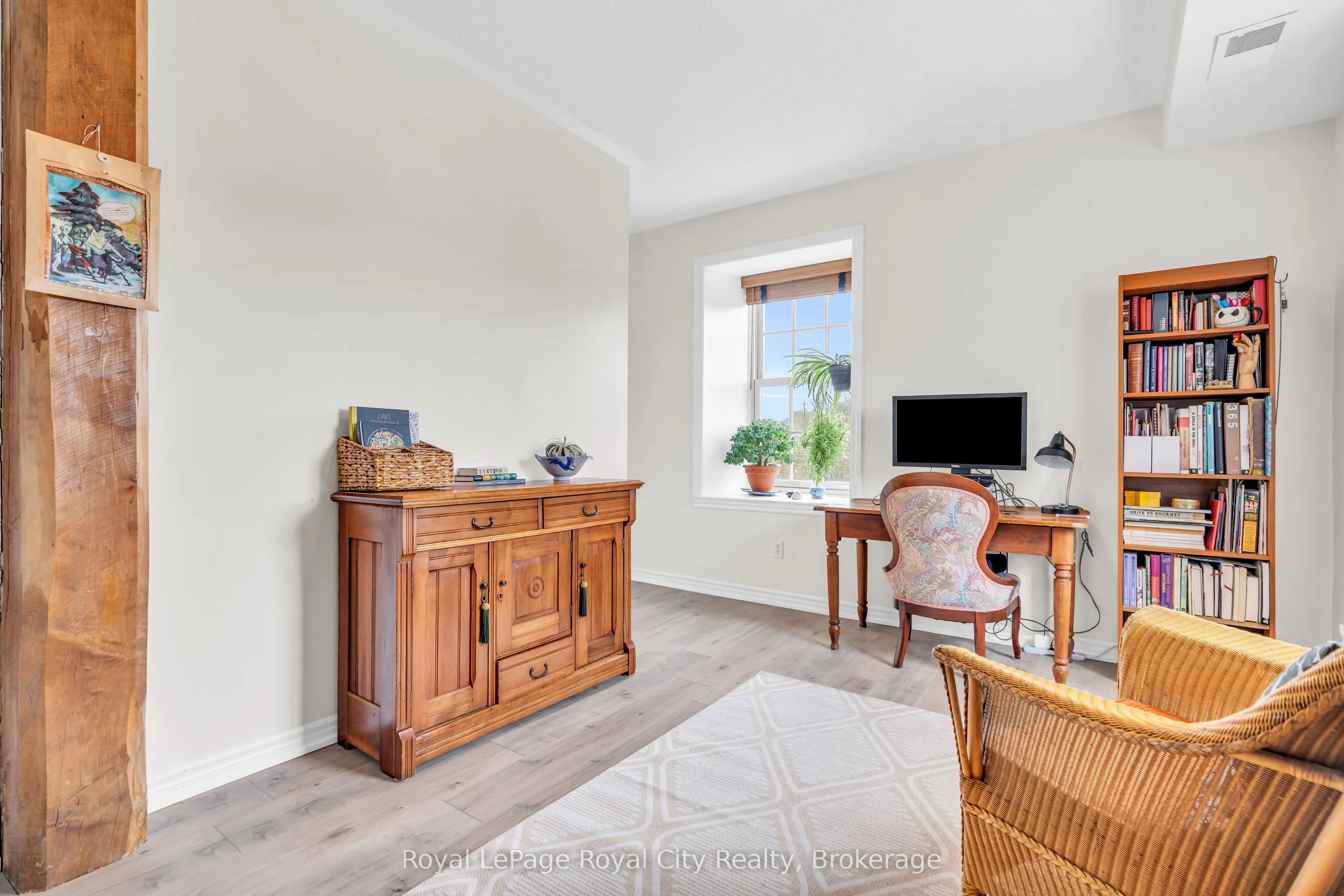 470 St Andrew Street E, #202