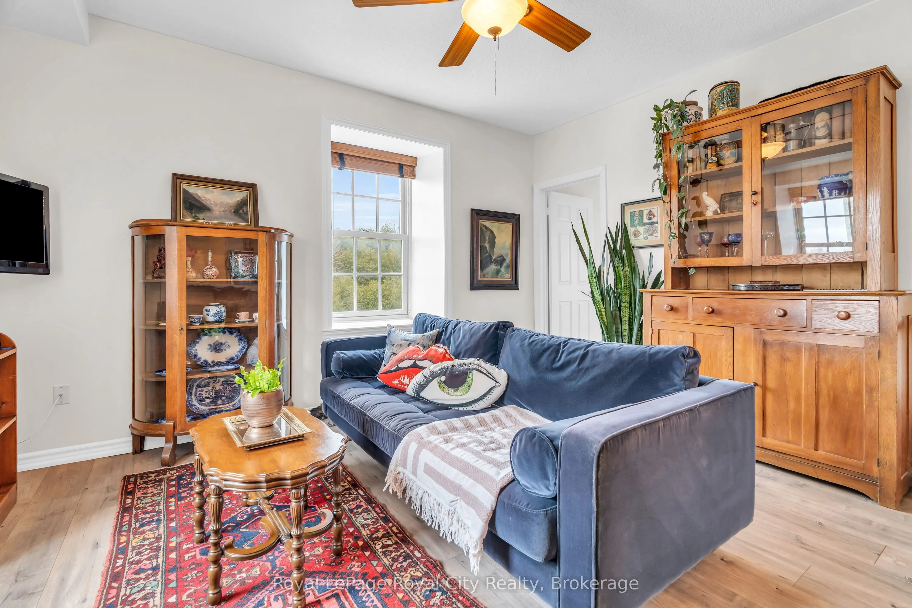 470 St Andrew Street E, #202