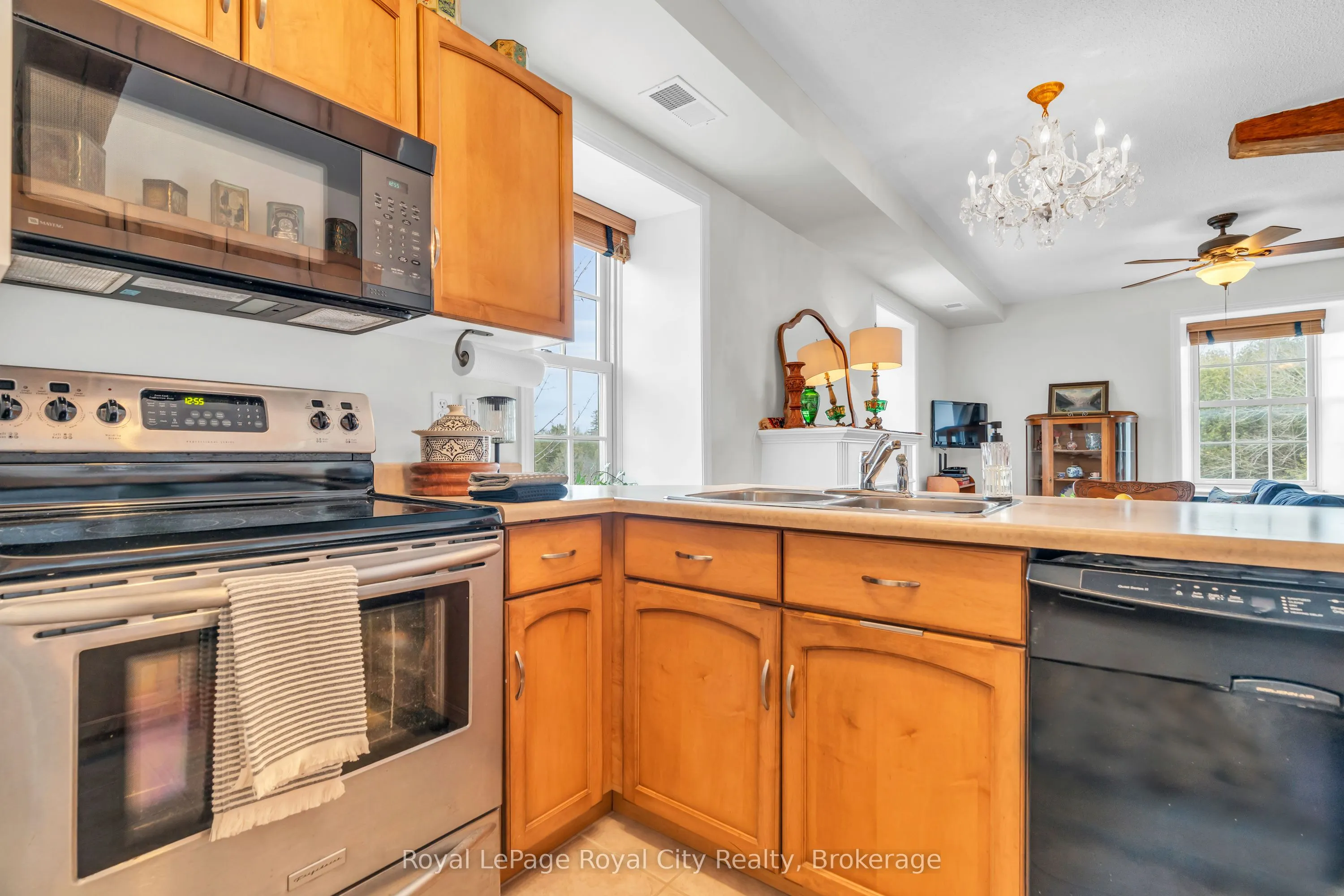 470 St Andrew Street E, #202