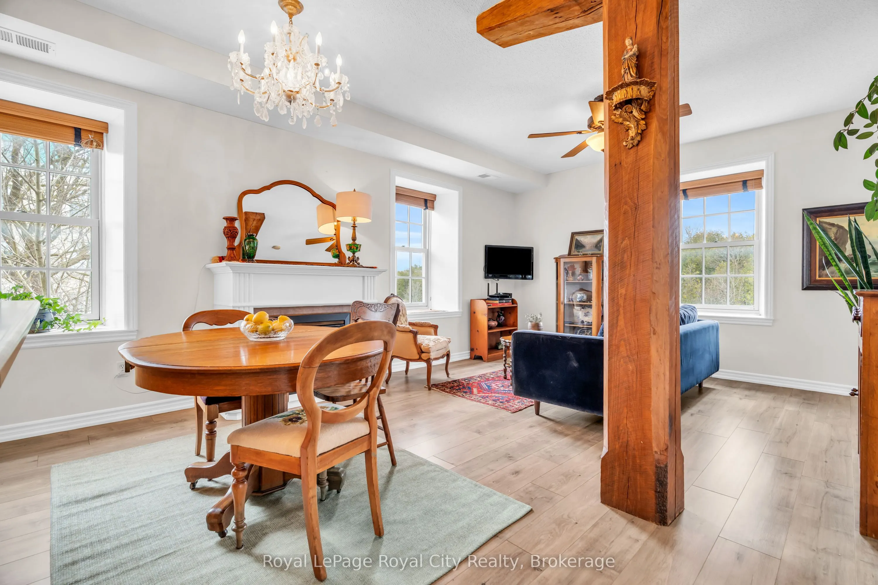 470 St Andrew Street E, #202