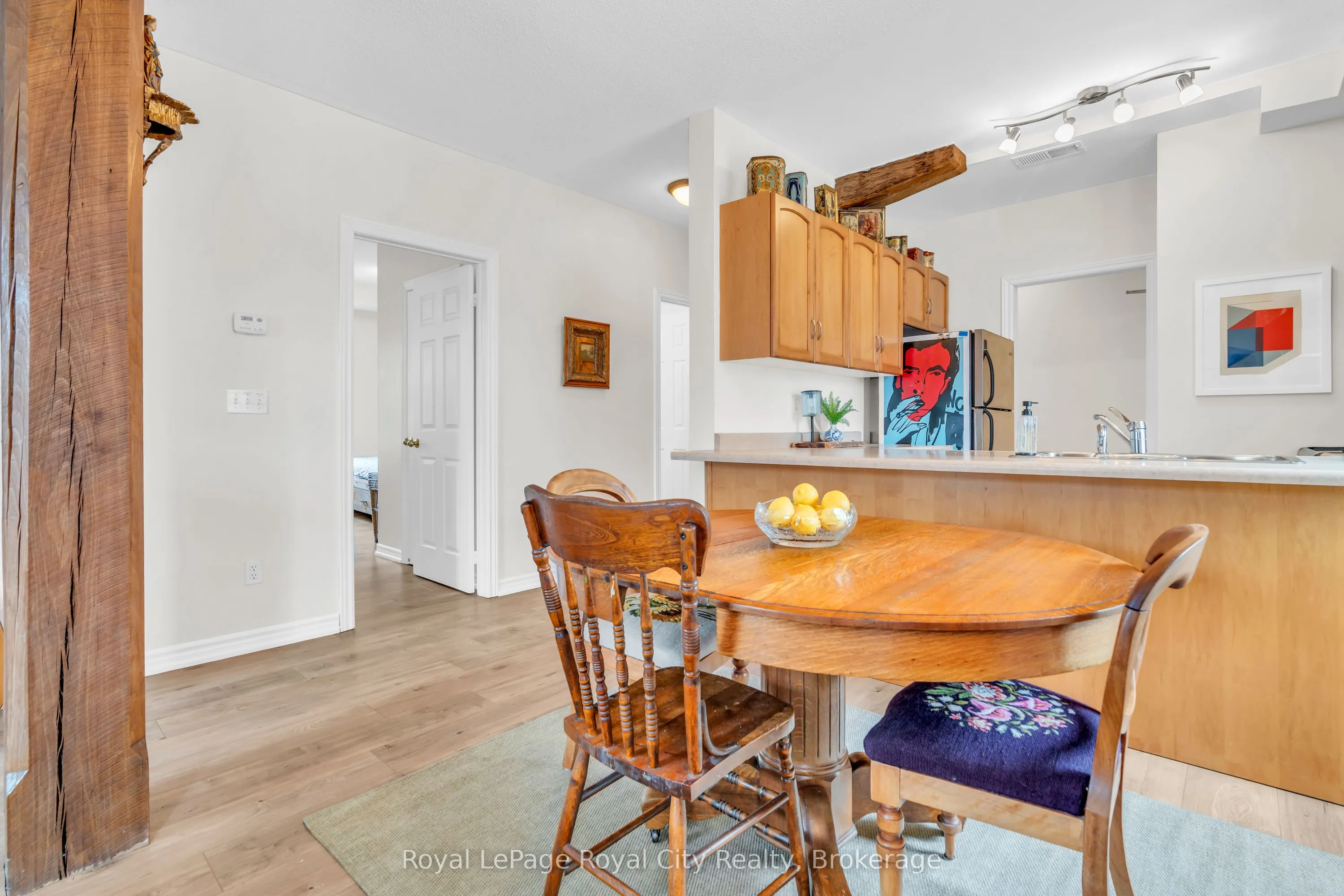 470 St Andrew Street E, #202