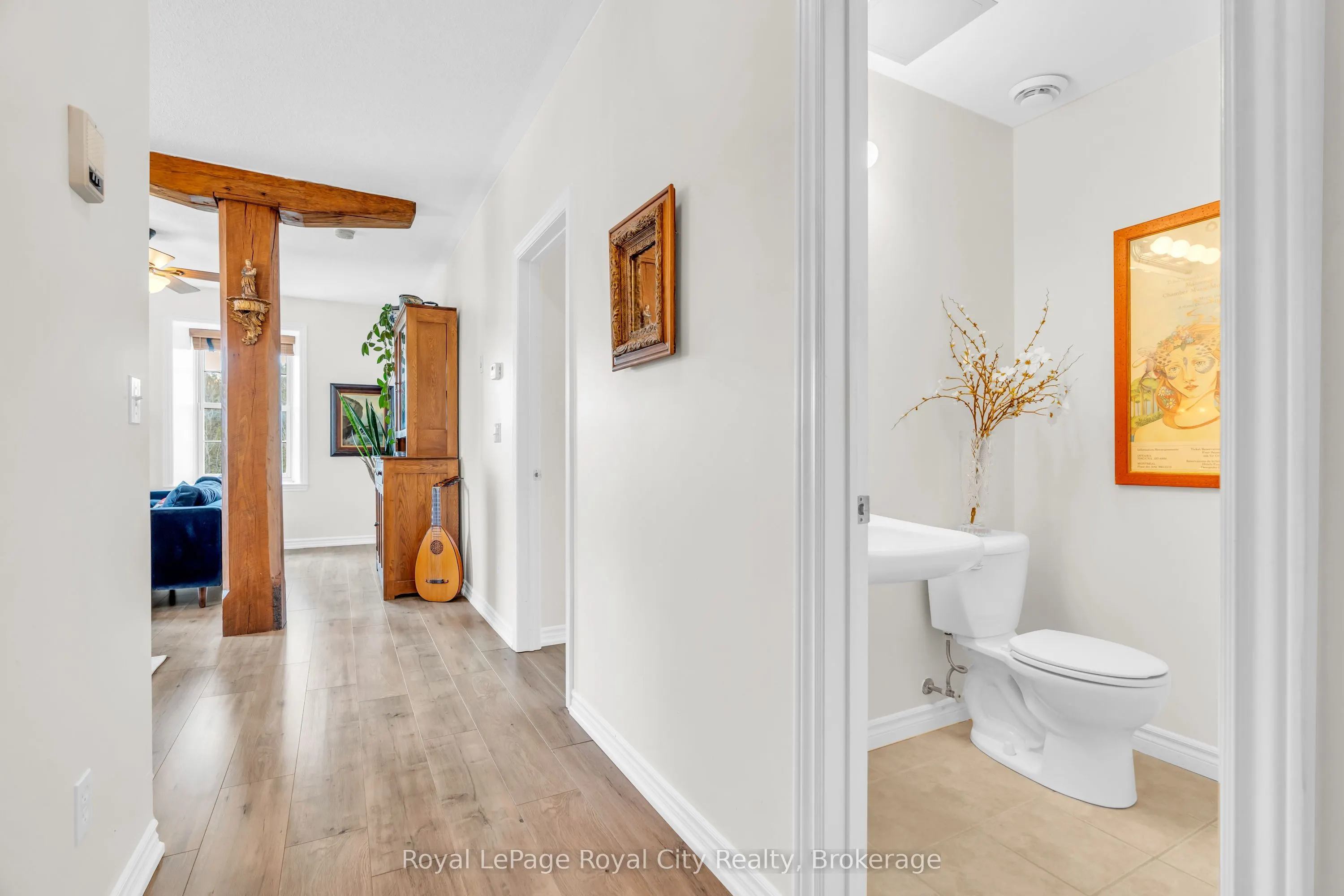 470 St Andrew Street E, #202