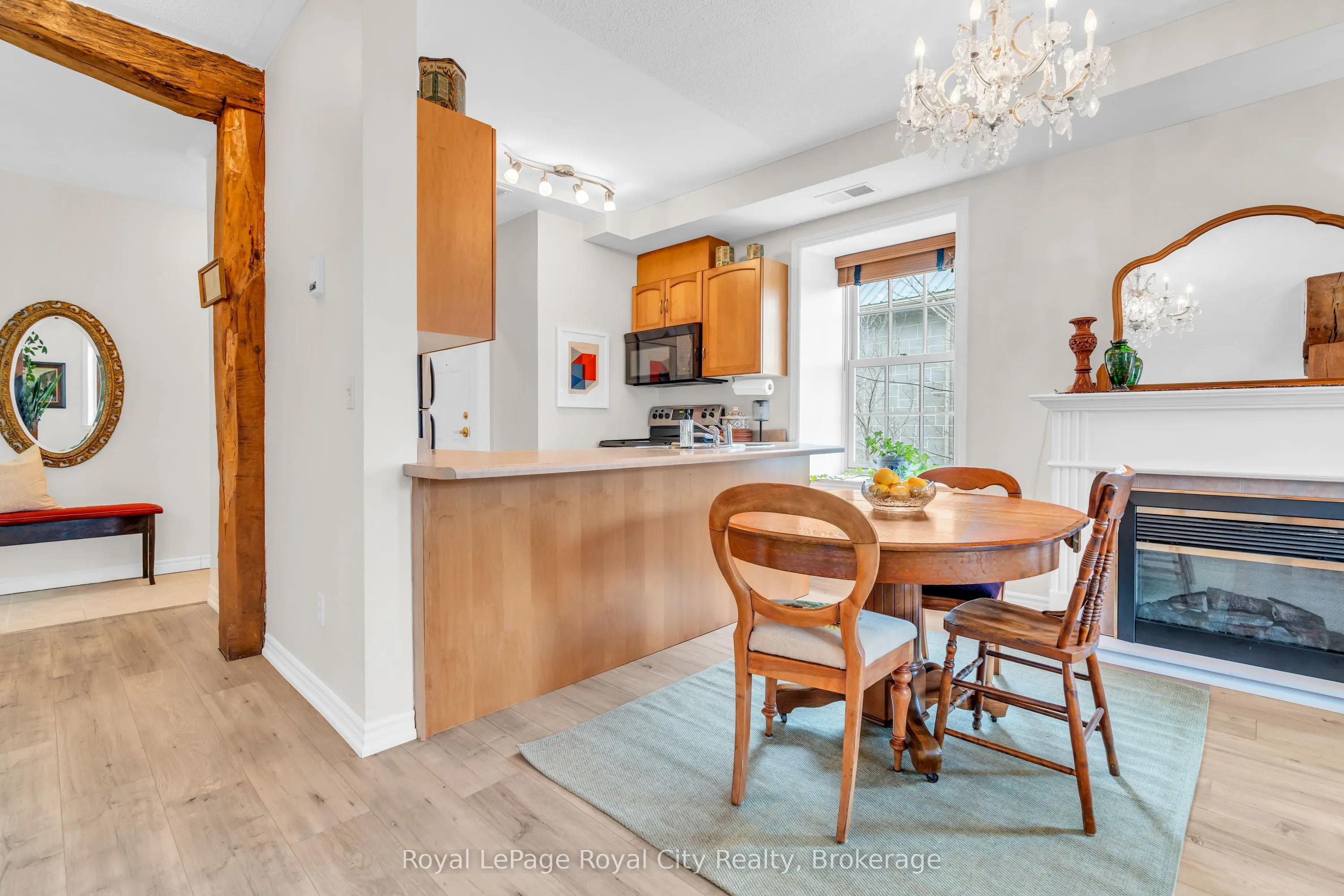 470 St Andrew Street E, #202