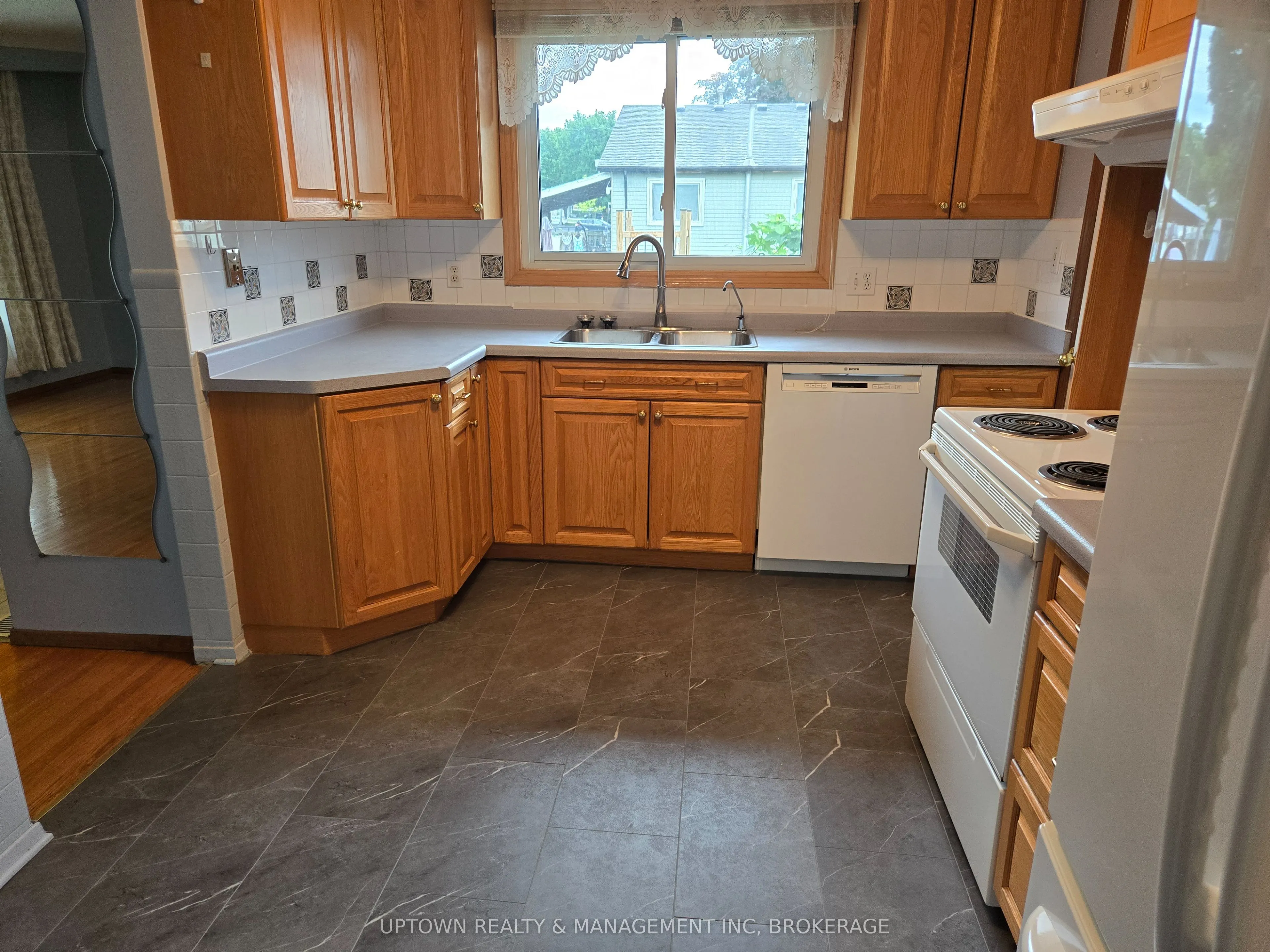 35 Allan Drive