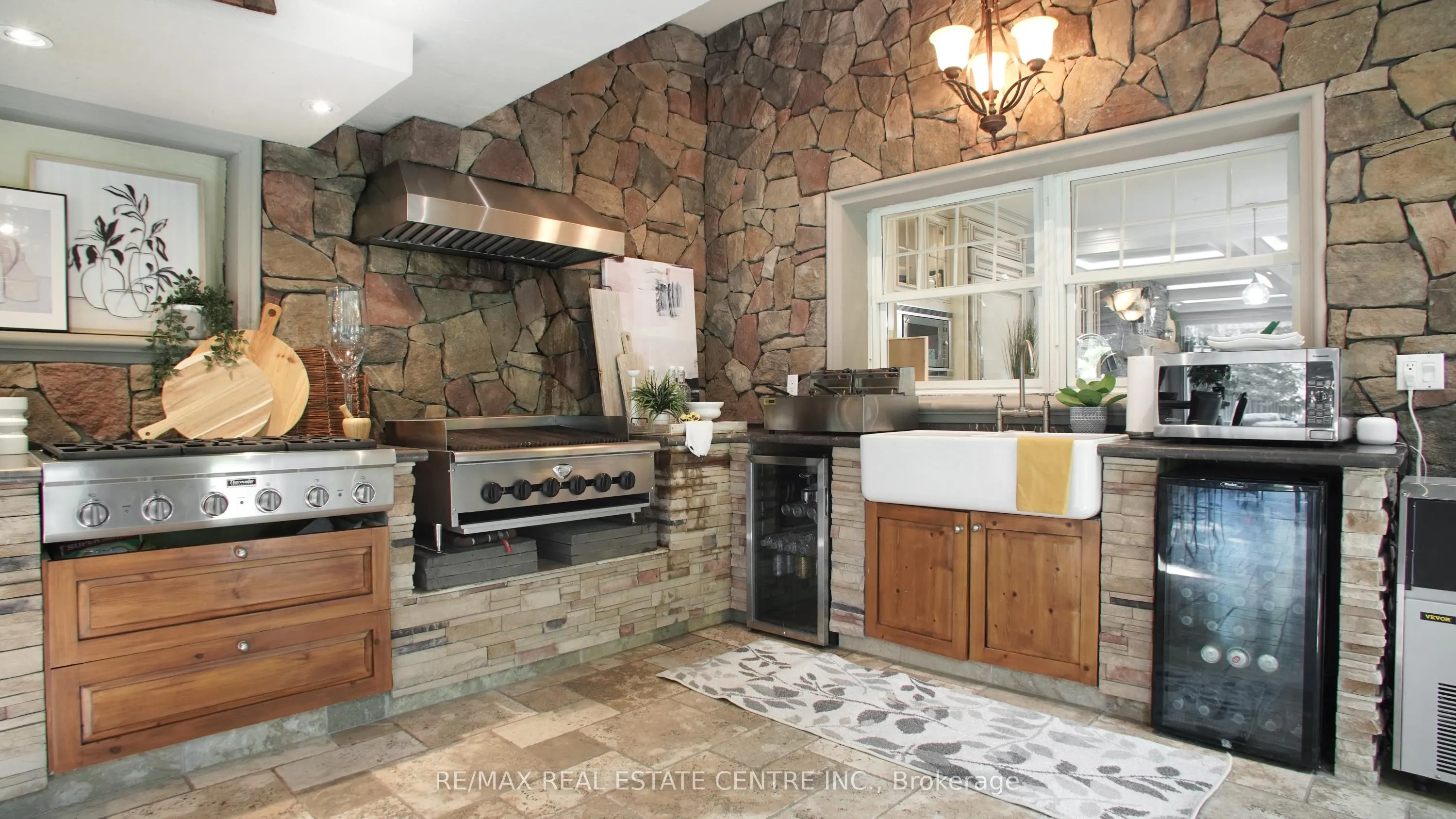 14 Buena Vista Drive