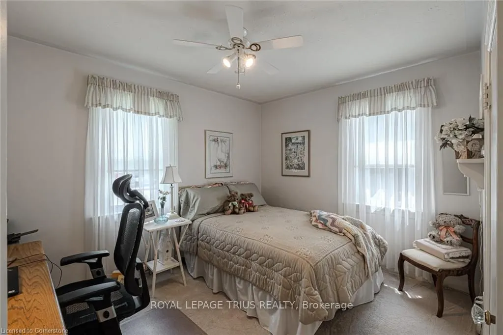94 Queensway Road E