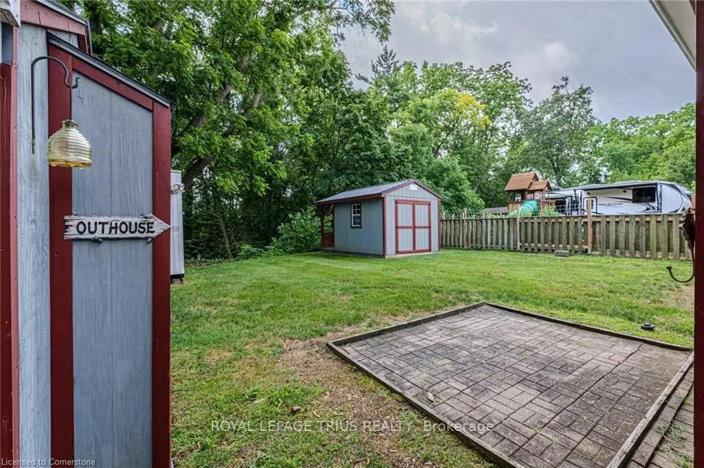 94 Queensway Road E