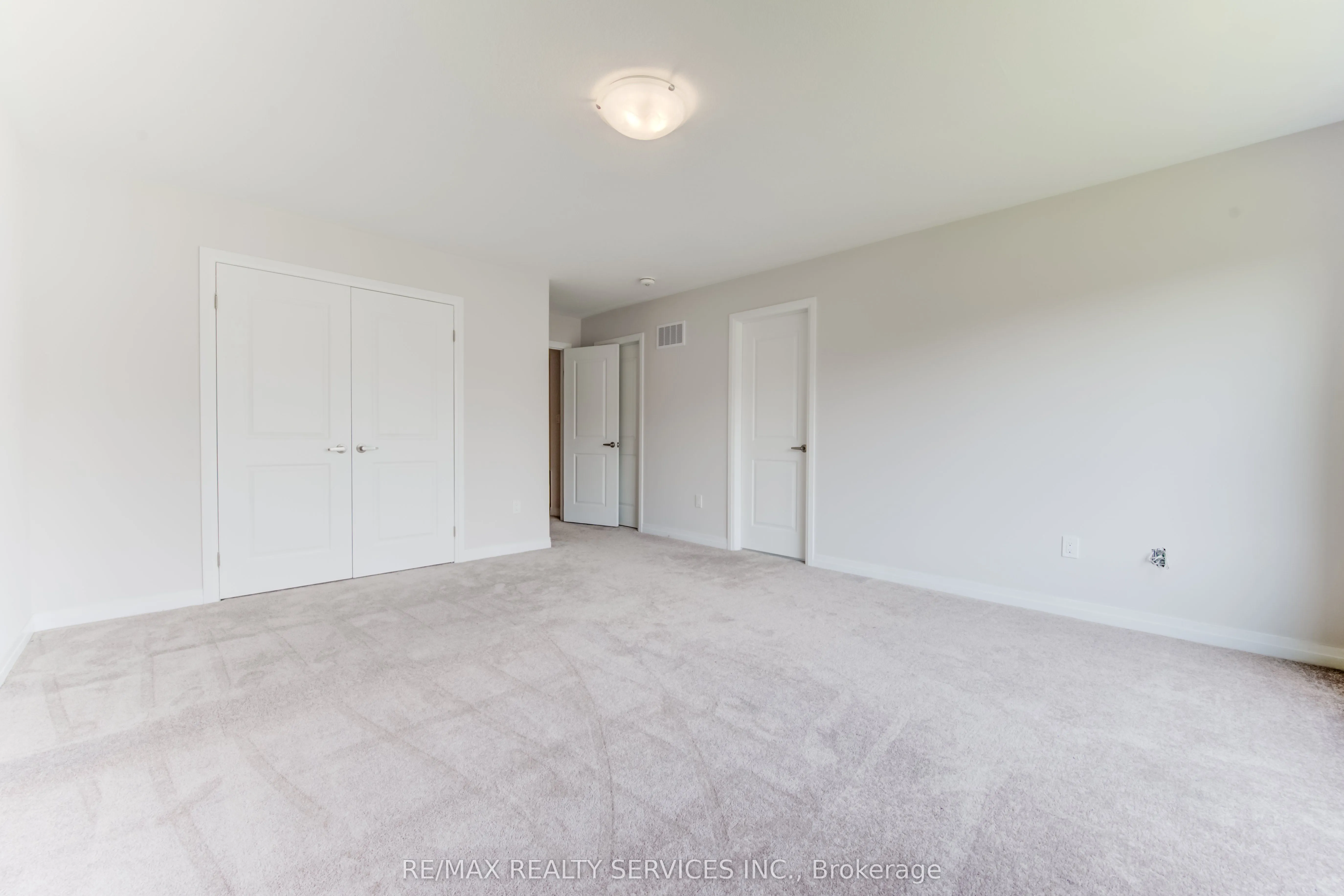 73 Prince Phillip Boulevard