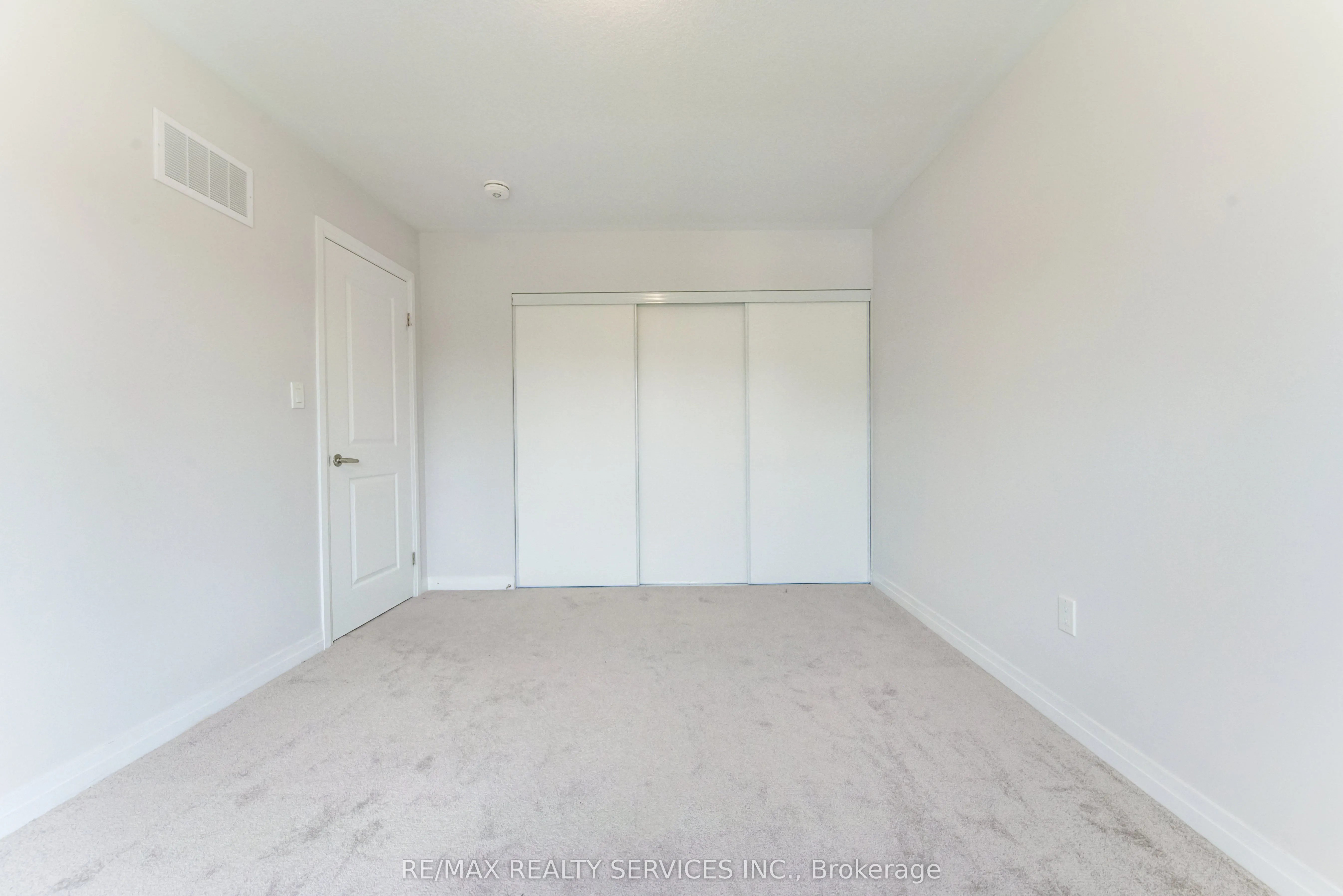 73 Prince Phillip Boulevard