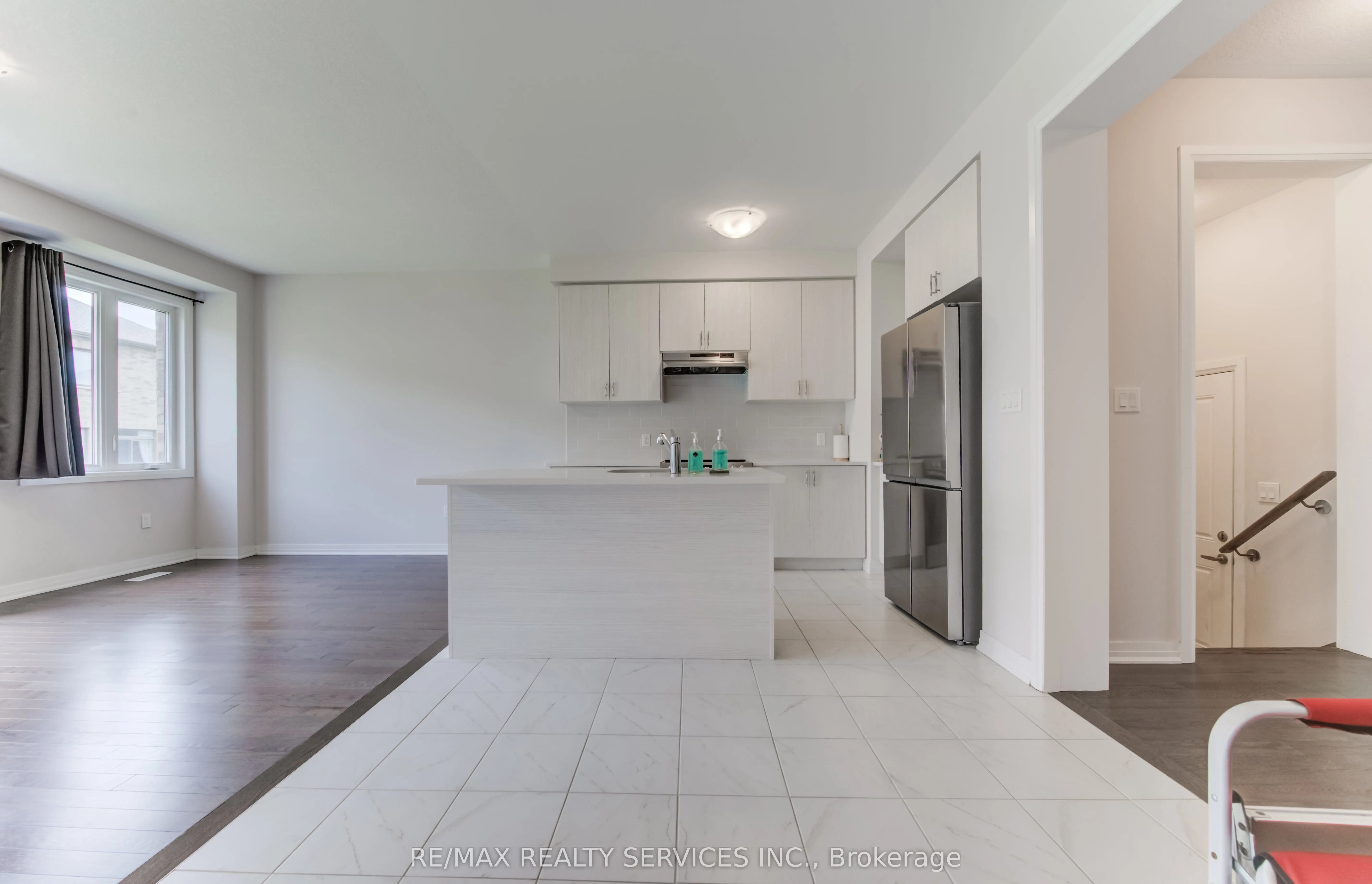 73 Prince Phillip Boulevard
