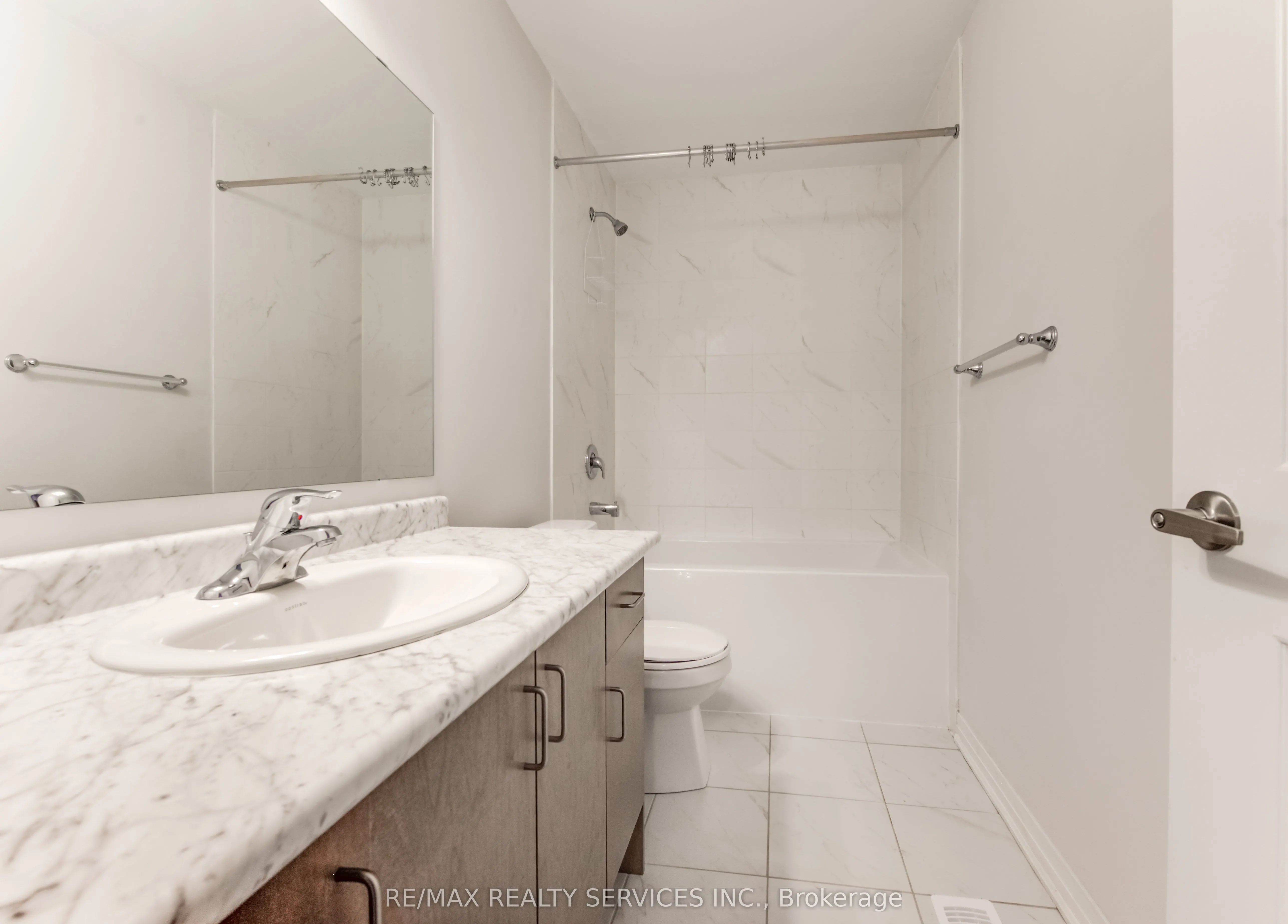 73 Prince Phillip Boulevard