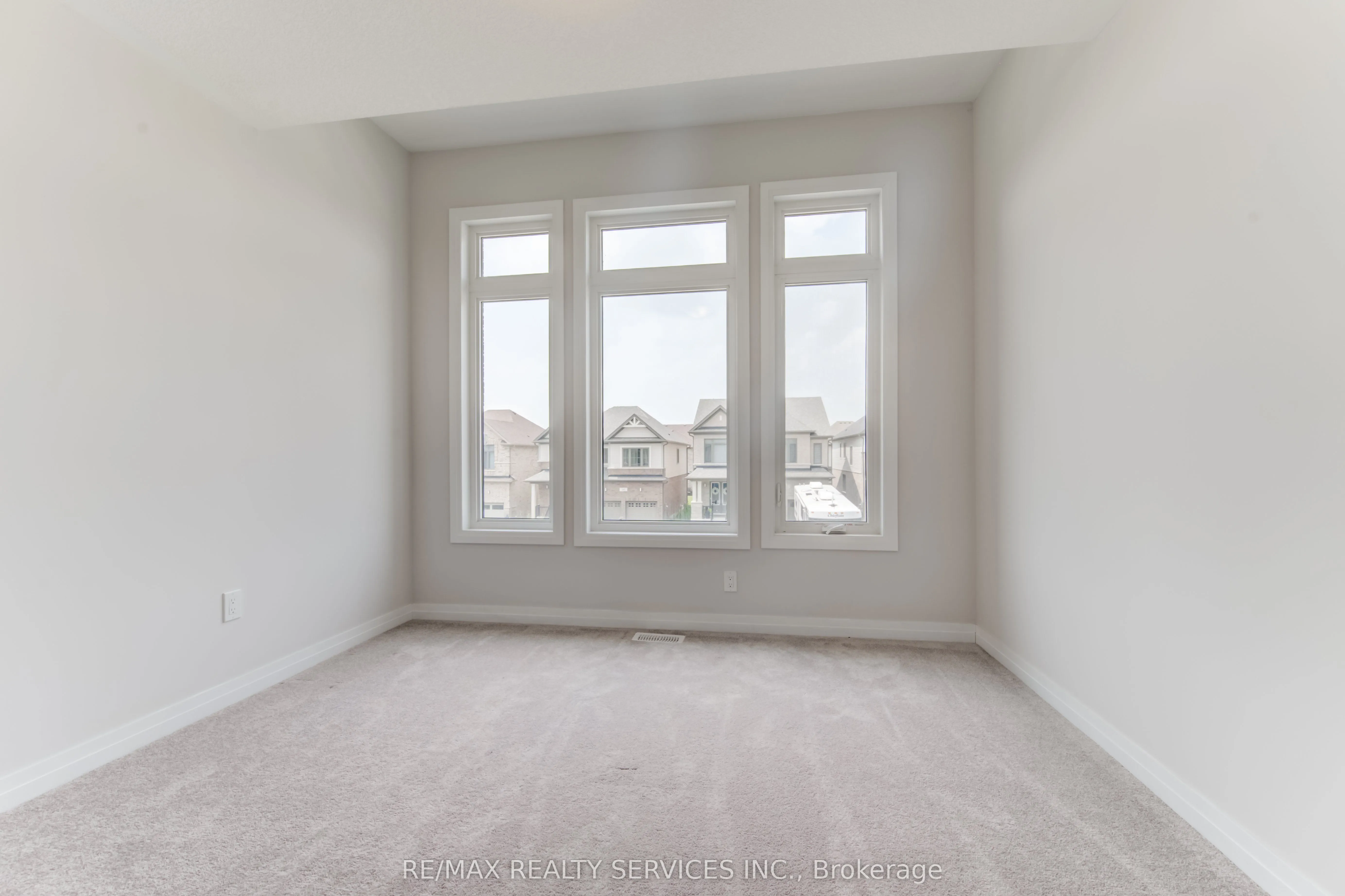 73 Prince Phillip Boulevard