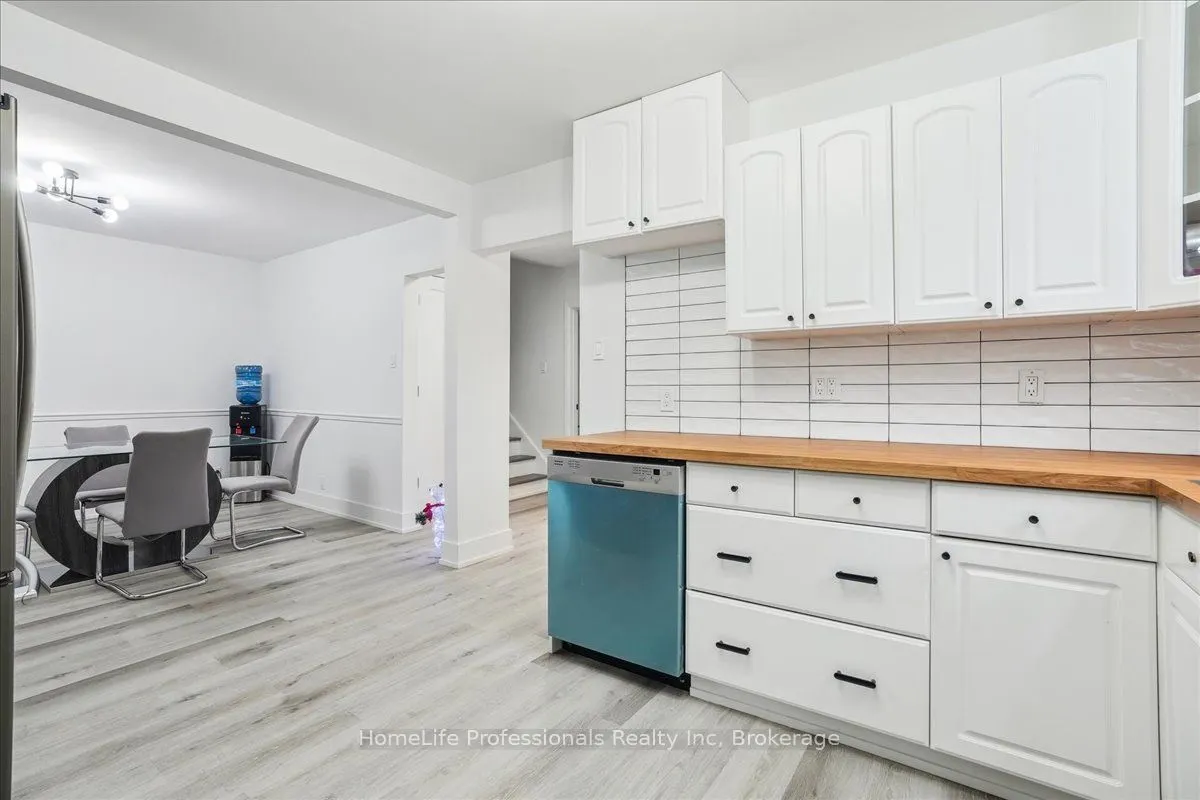 6 Sylvia Avenue