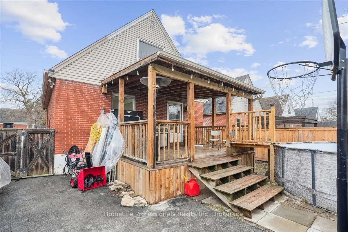 6 Sylvia Avenue