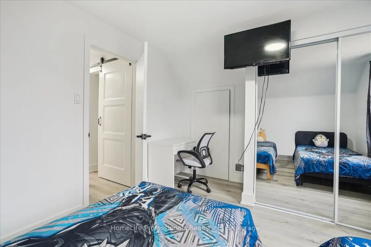 6 Sylvia Avenue