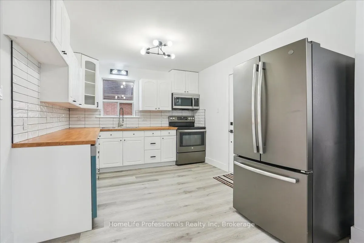6 Sylvia Avenue