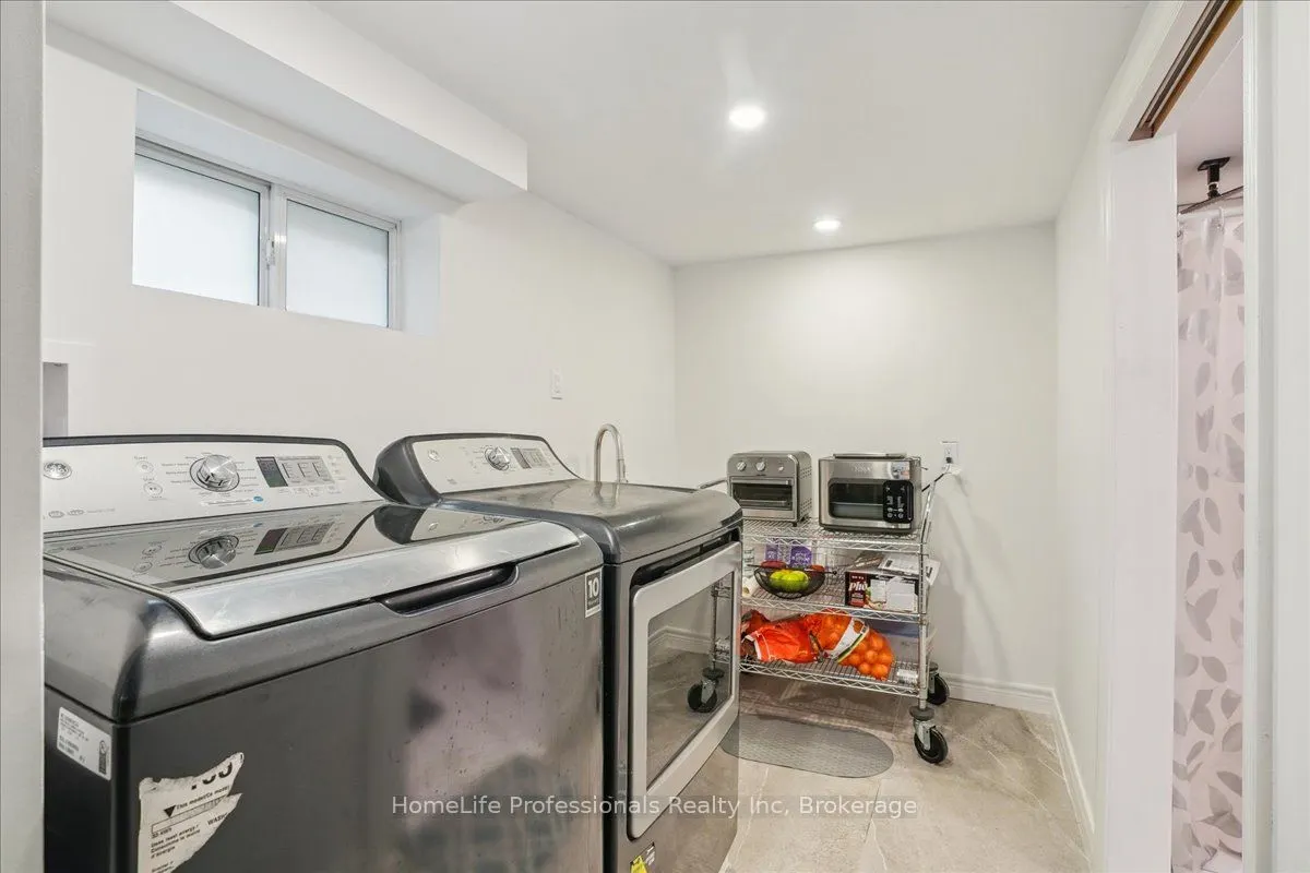 6 Sylvia Avenue
