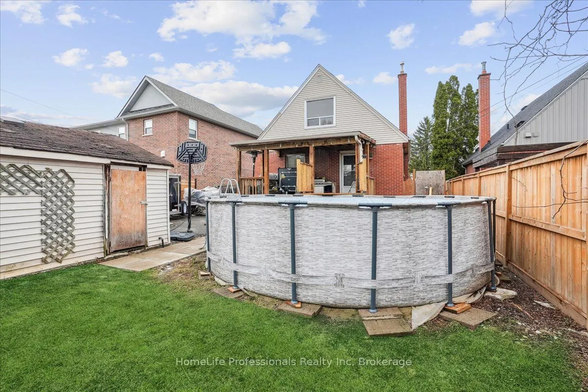 6 Sylvia Avenue