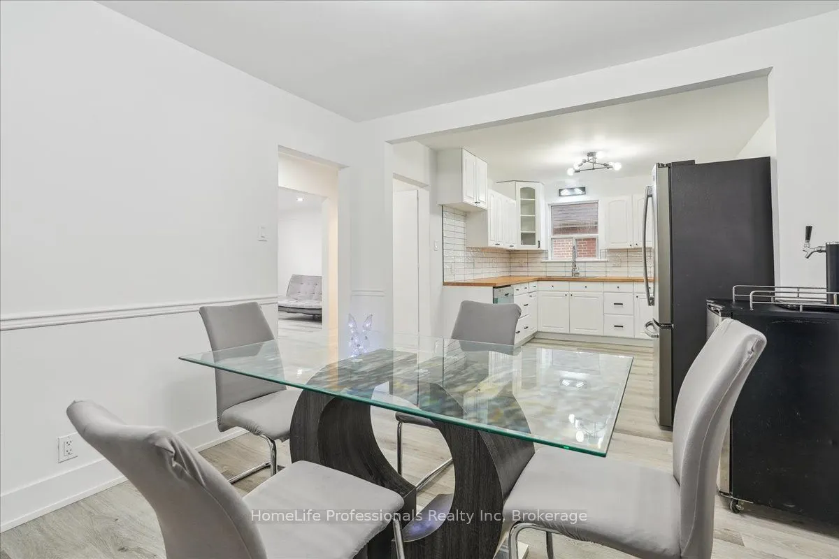 6 Sylvia Avenue