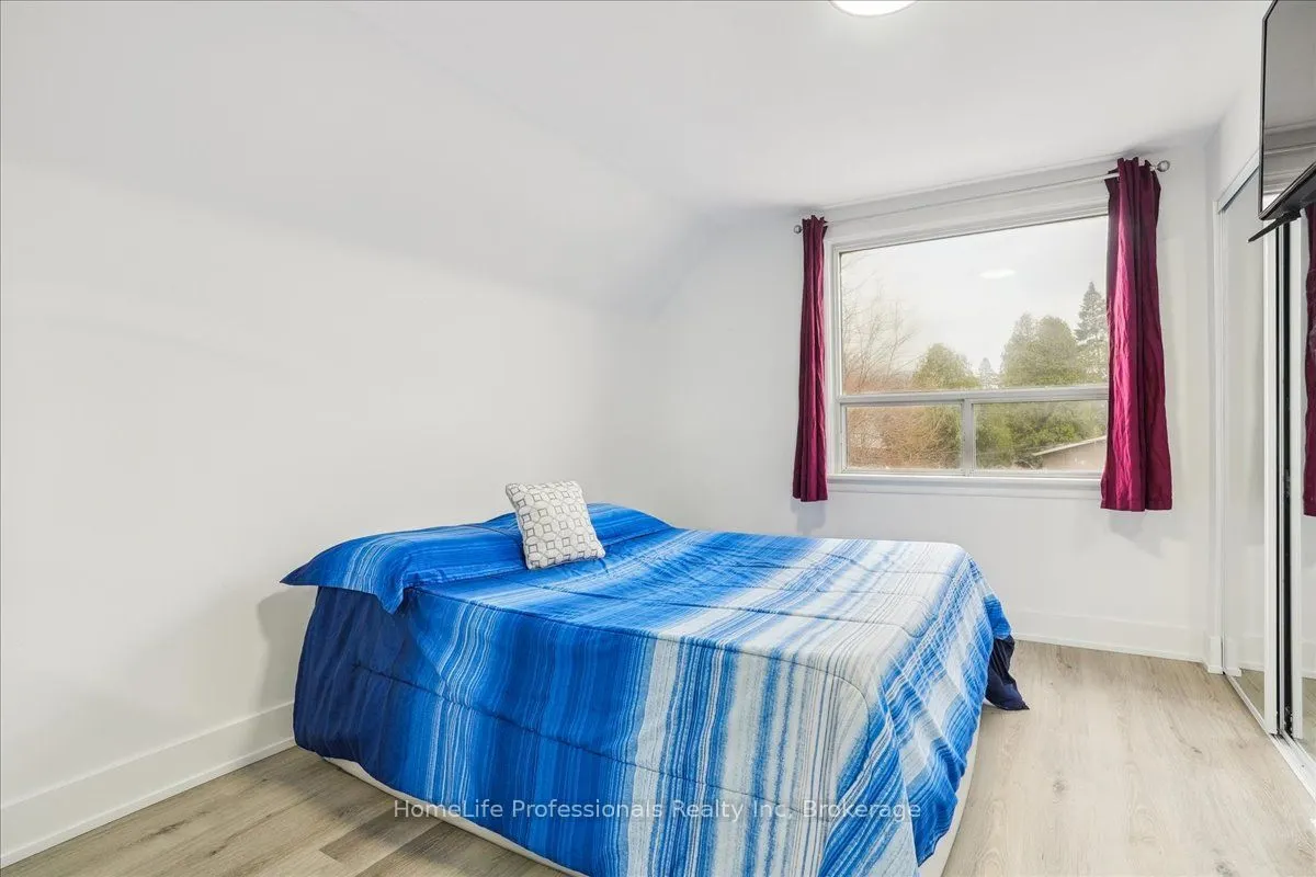 6 Sylvia Avenue