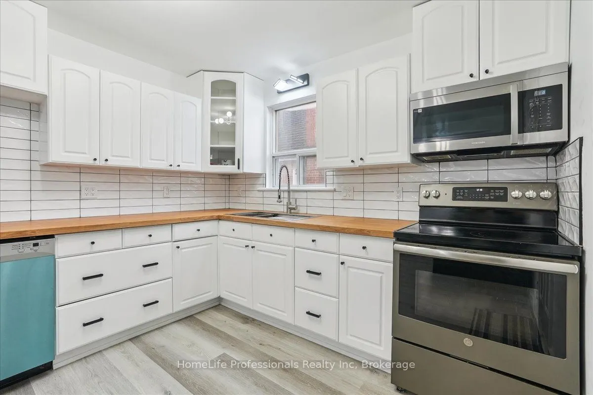 6 Sylvia Avenue
