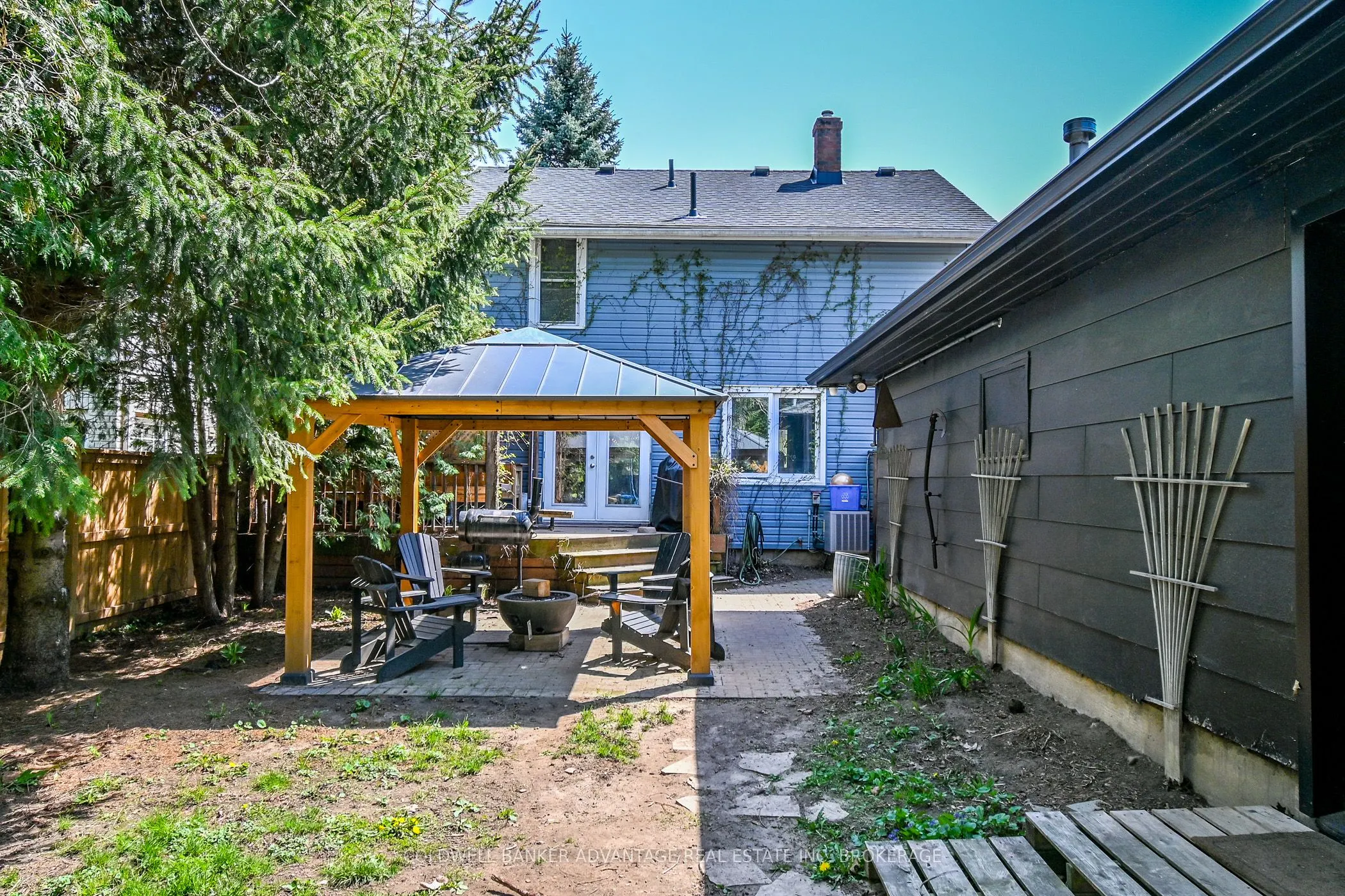 17 Port Robinson Road
