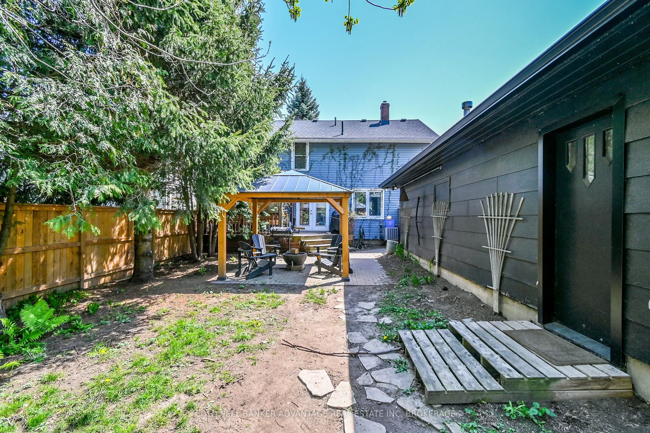 17 Port Robinson Road