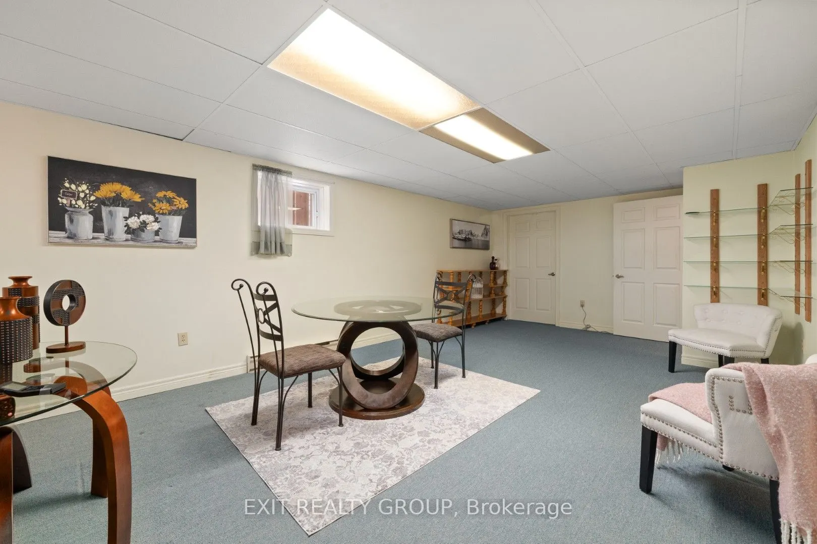16 Maple Avenue