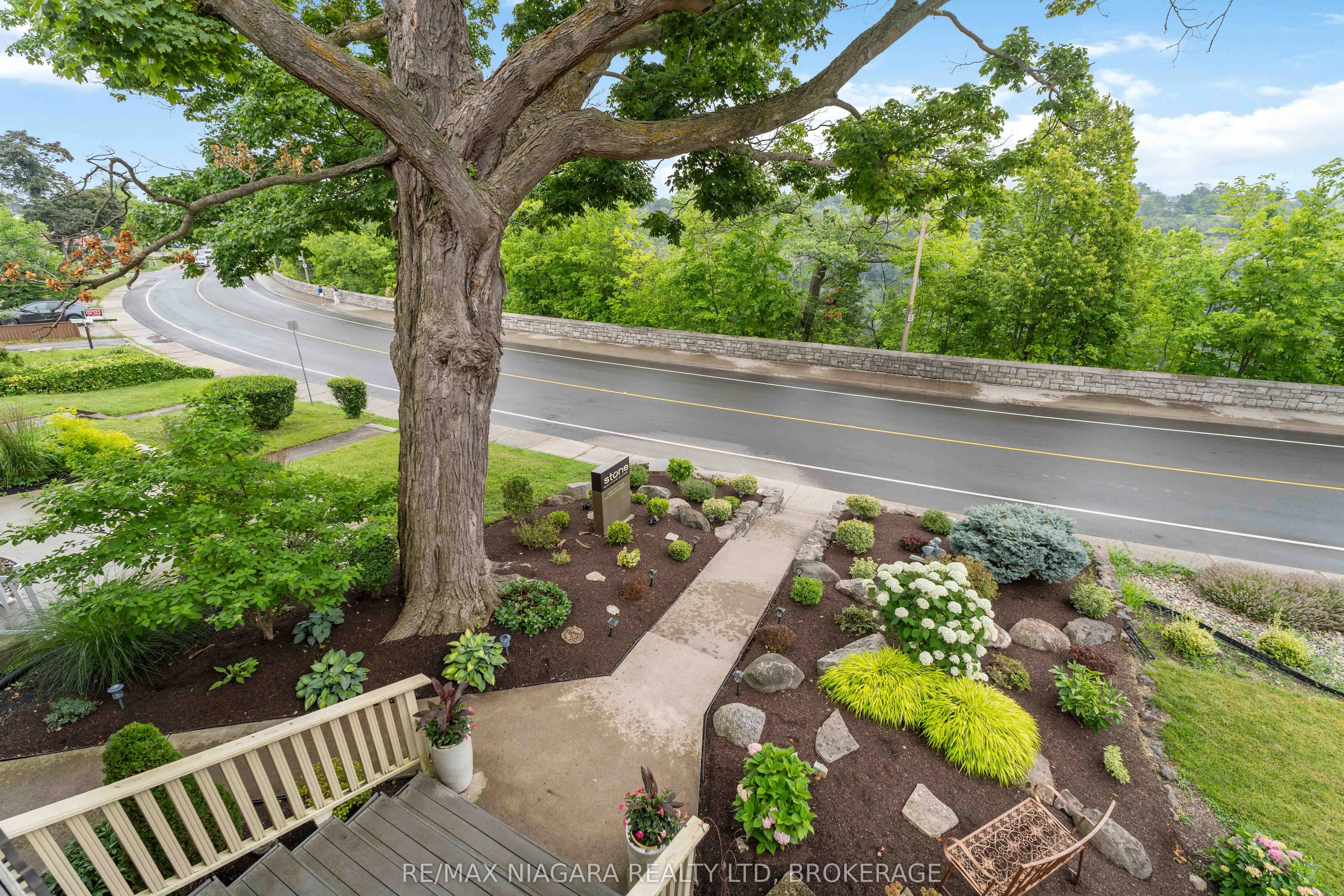 5225 River Road